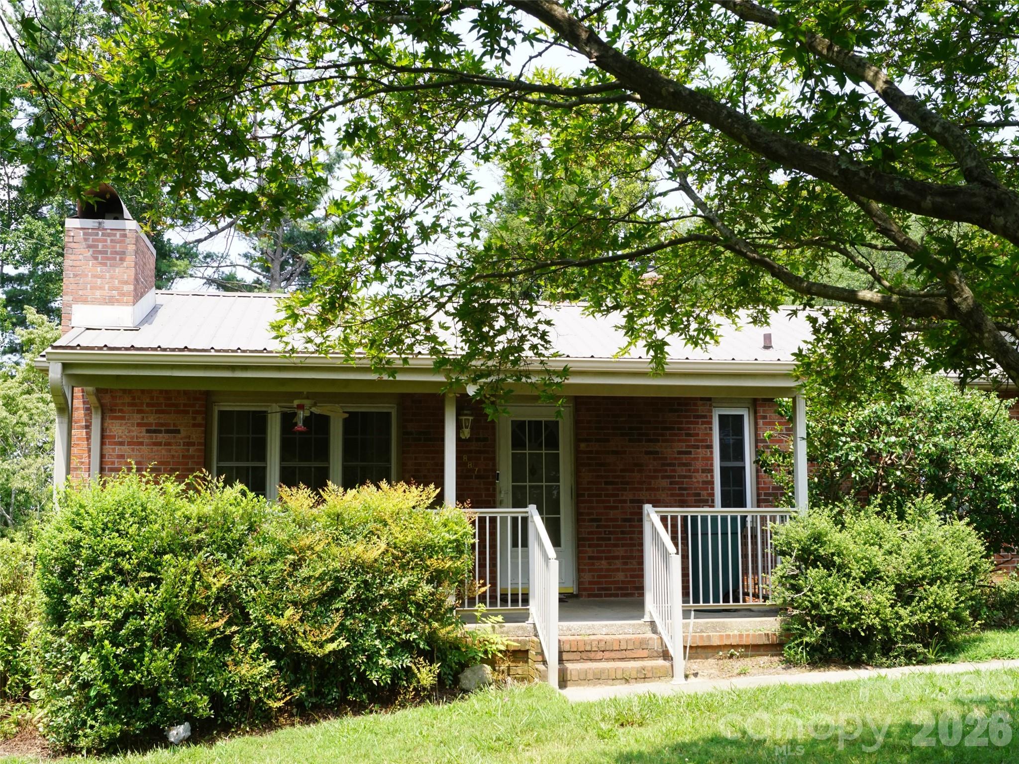 887 Upward Road