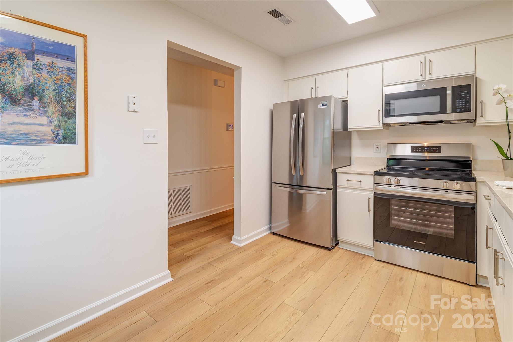 1103 Abbey Circle
