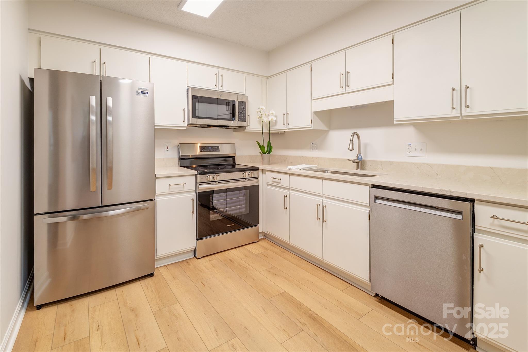 1103 Abbey Circle