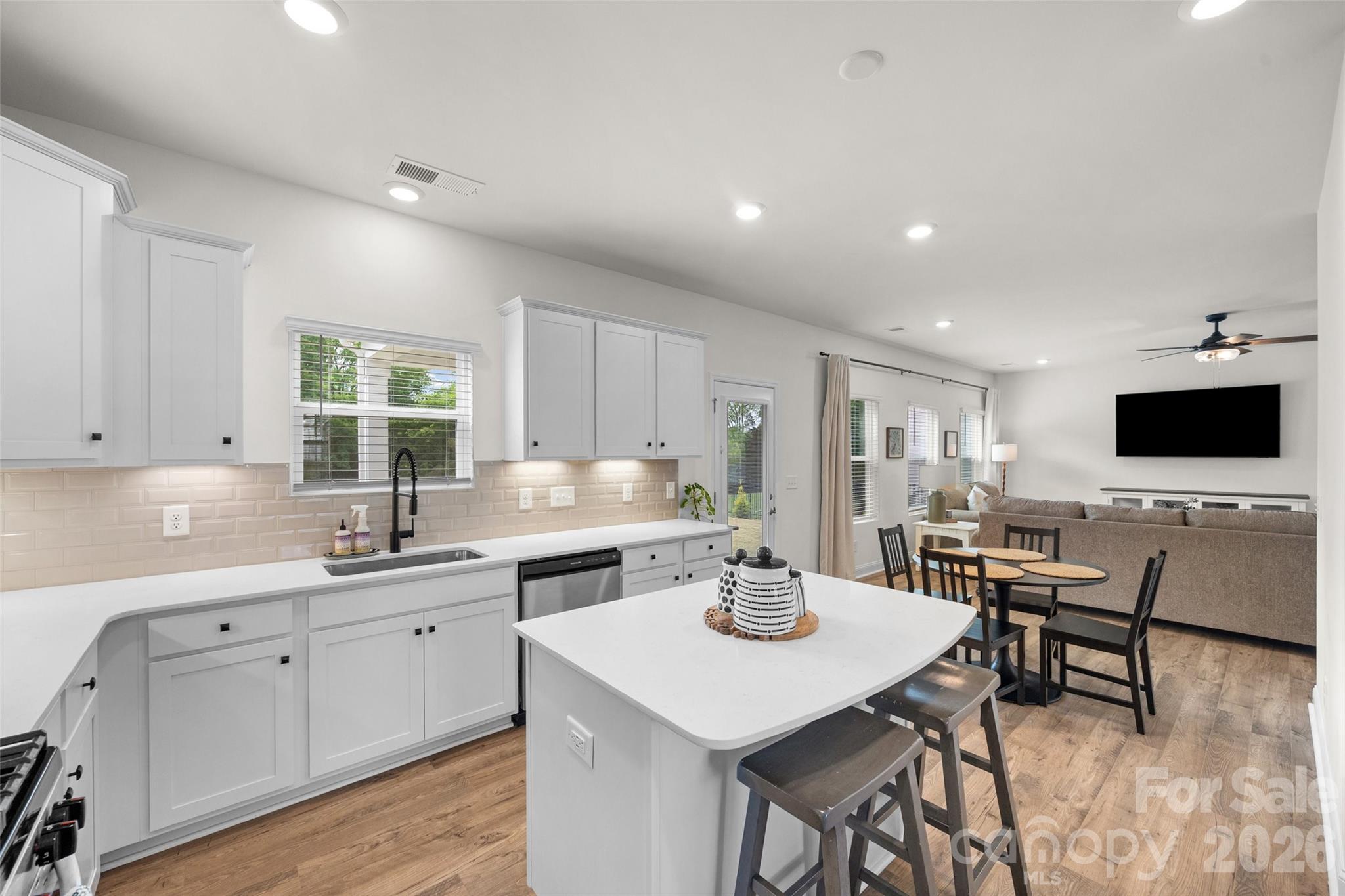 1521 Black Walnut Street