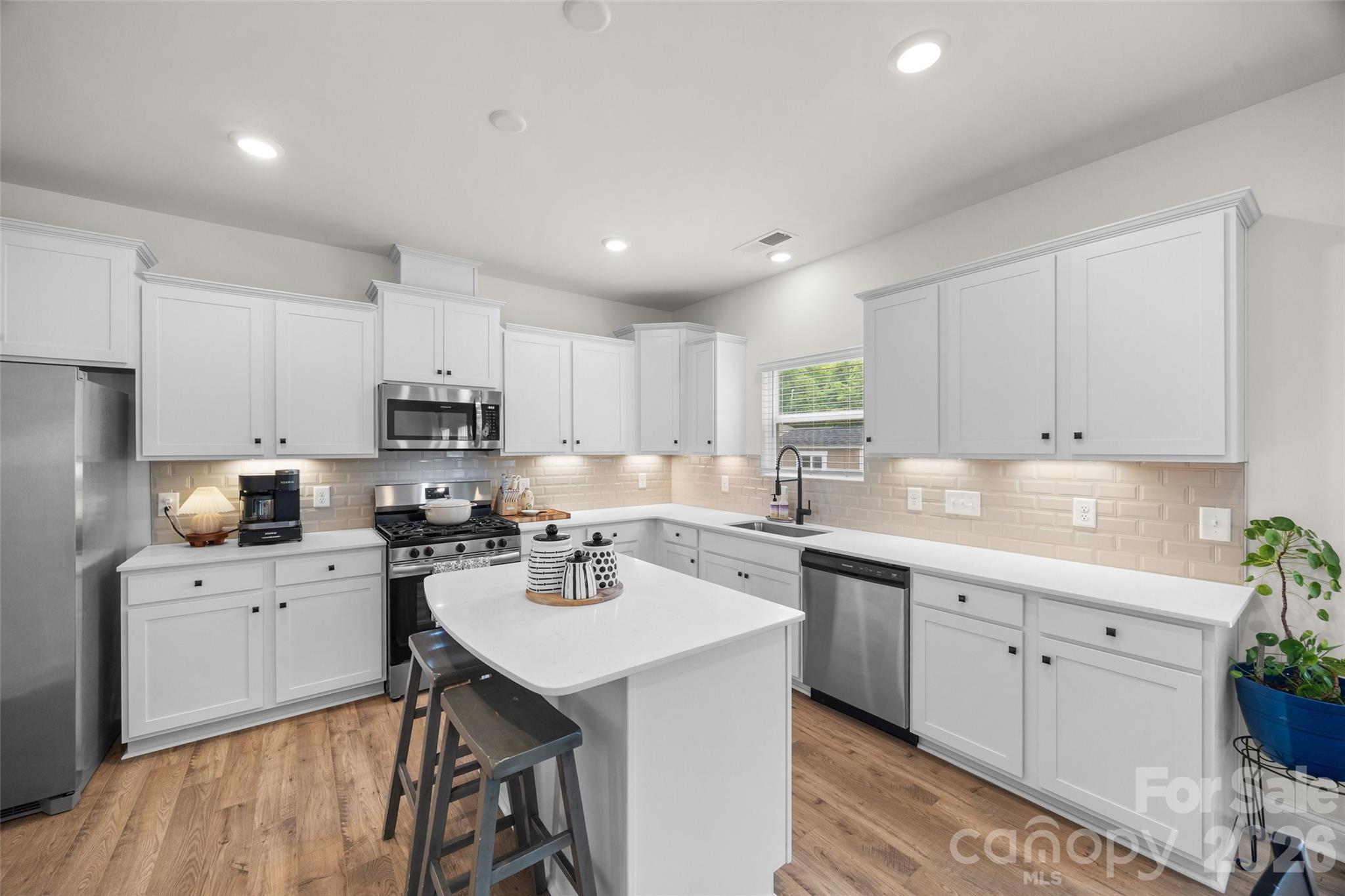 1521 Black Walnut Street