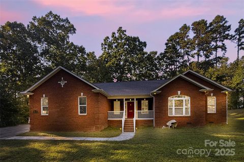 Photo of 425 Huffstetler Road, Gastonia, NC 28056 (MLS # 4307139)
