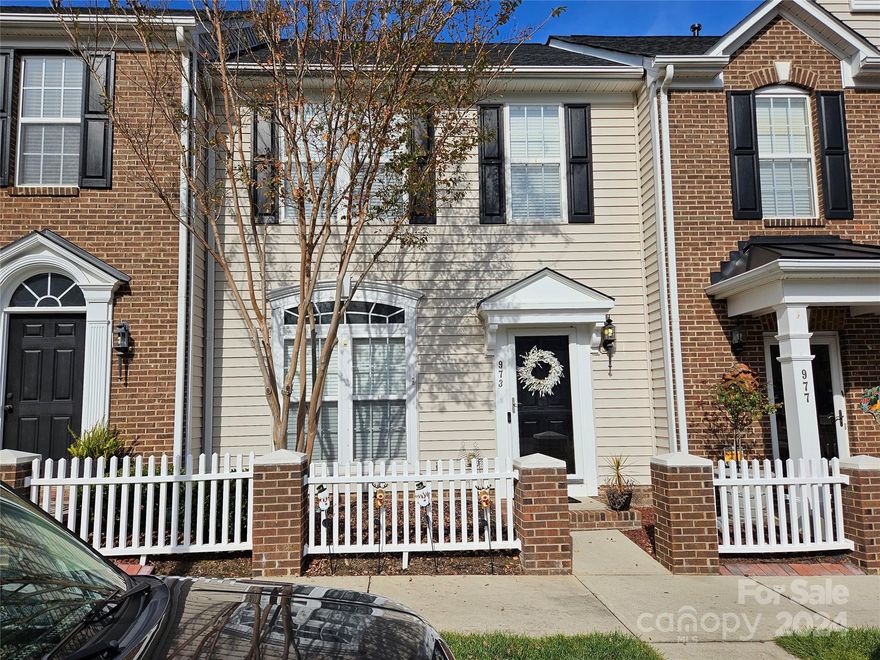 Lovely townhome in a great location. Minutes to I-77, shopping and restaurants. Kitchen has stainless appliances and upgrades. This property is priced to sell!