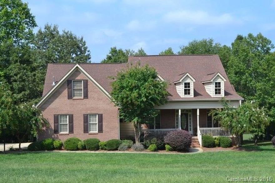 Wonderful home that backs up to the pond. Split bedroom, open floor plan. Most living is on main level w/the exception of a bedroom, bonus room & full bath upstairs. The heart of the home is the kitchen & it's so true w/this one. Gorgeous chefs granite kitchen w/work island/bar, Thermador range & hood, steamer/convection oven, fridge, custom cabinets. Formal dining room, great room w/fireplace, rocking chair front porch & a huge deck.