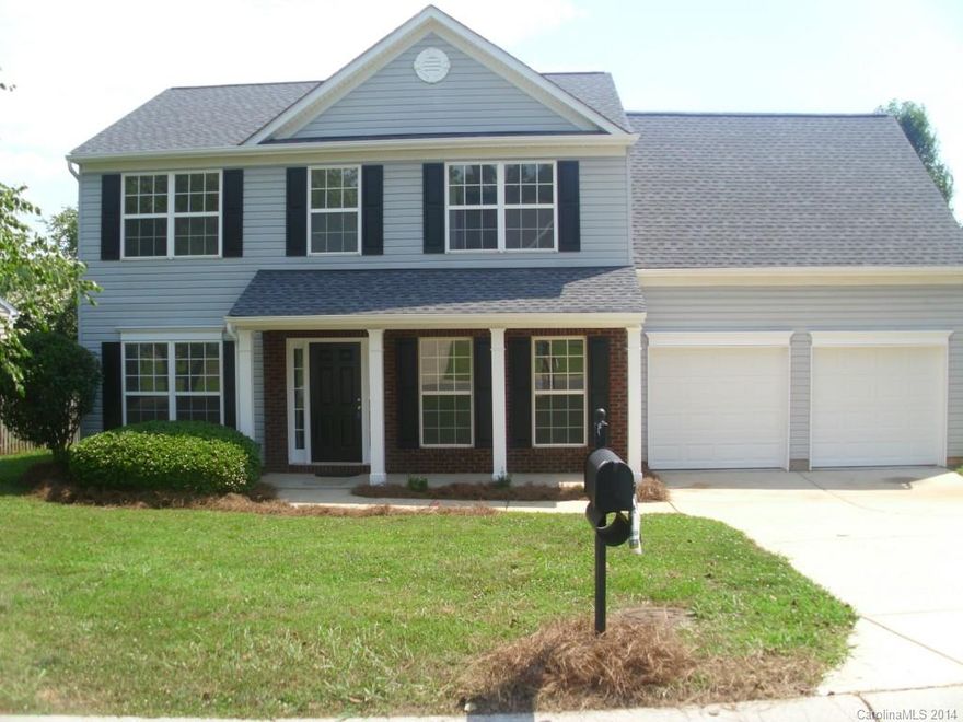 Lovely 3 bedroom 2.5 bath home in prime Fort Mill neighborhood. Possible bonus room or 4th bedroom on second floor. Master bedroom en suite with separate shower and garden tub. Recently updated with granite countertops and stainless steel appliances. Tile flooring in kitchen and baths. Neighborhood offers golf course, walking trails and many recreational activities for people of all ages. Highly sought after Fort Mill schools and low York County taxes.