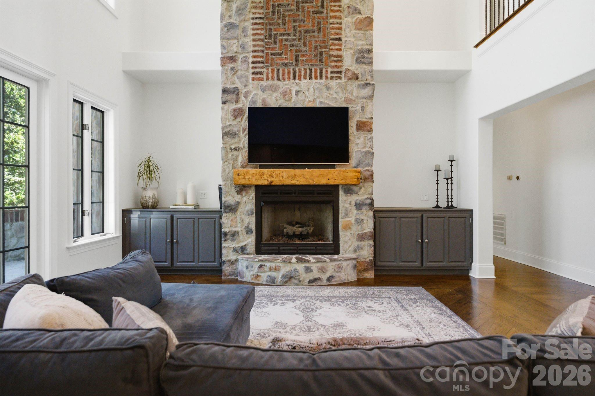 The Peninsula - Residential