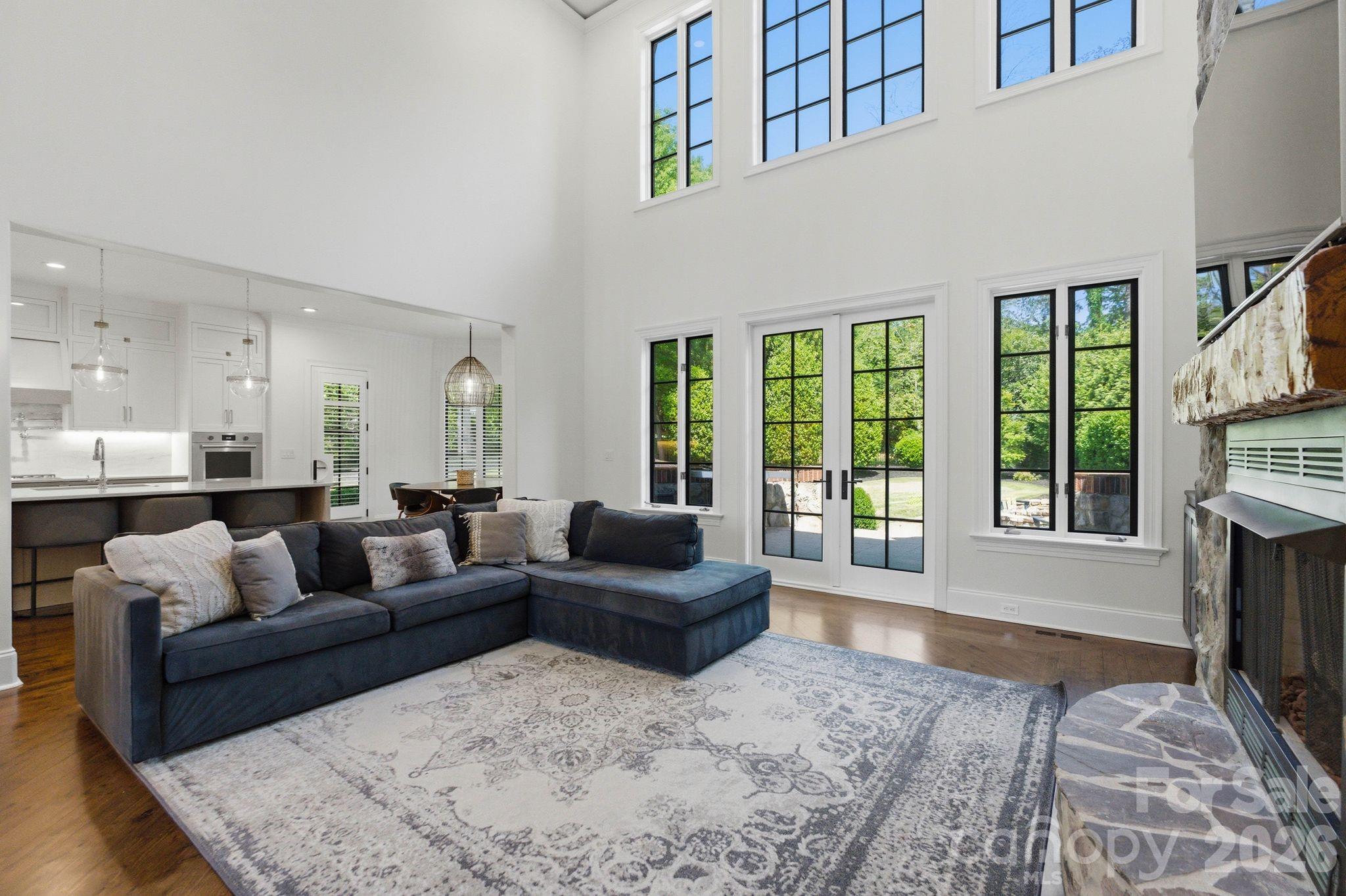 The Peninsula - Residential