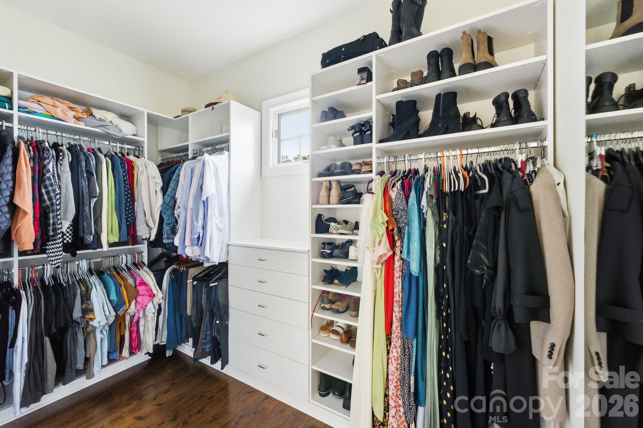 The Peninsula - Residential