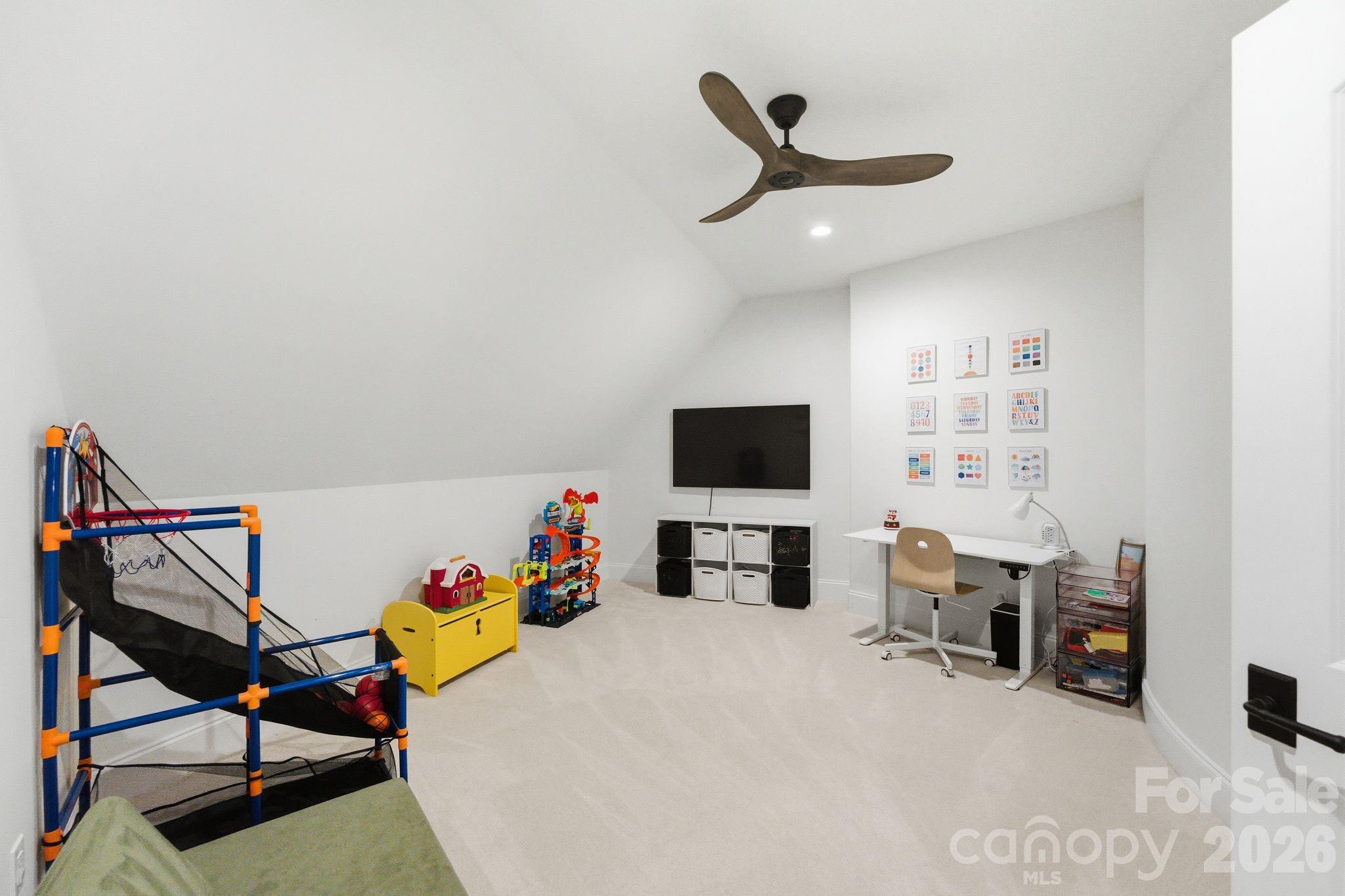 The Peninsula - Residential