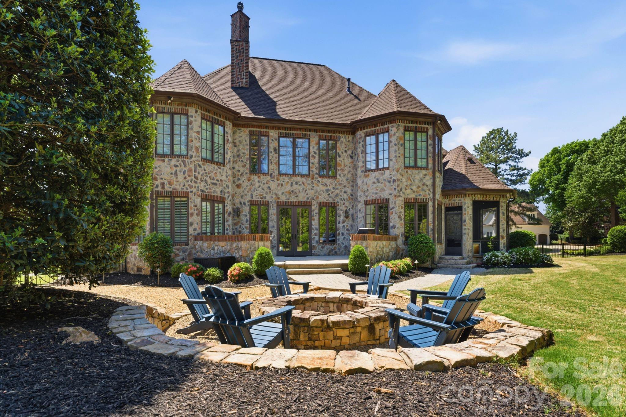 The Peninsula - Residential