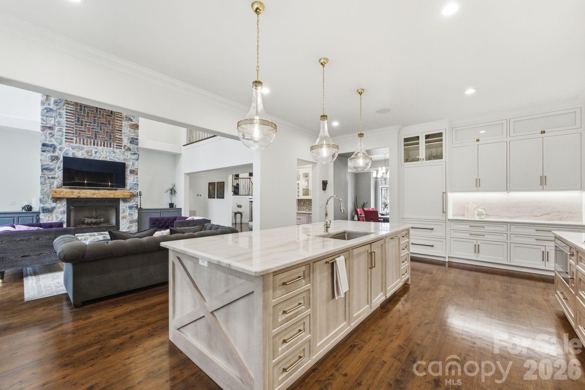 The Peninsula - Residential