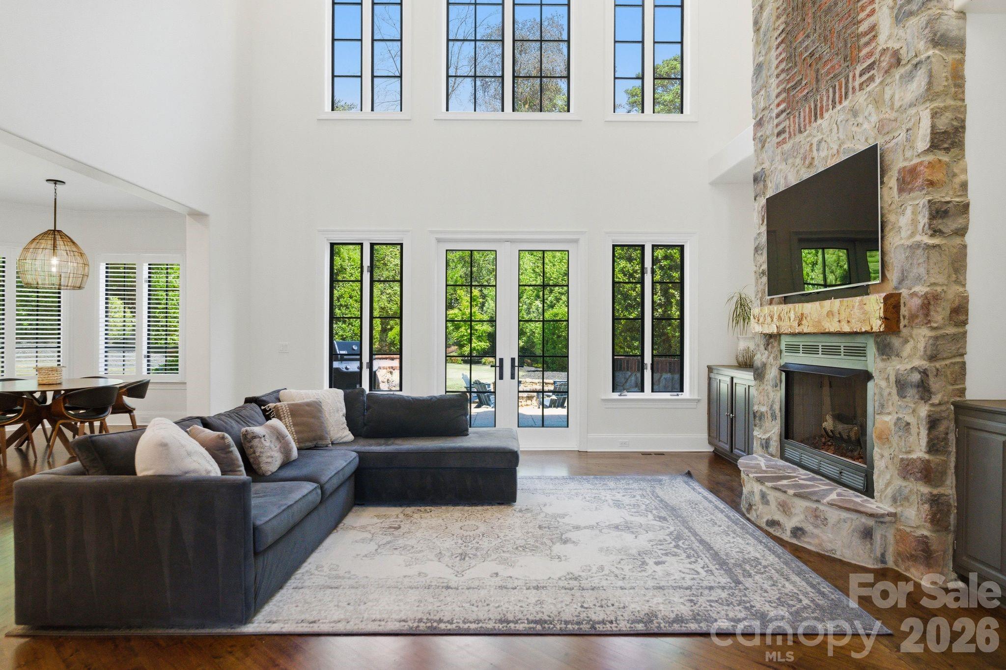 The Peninsula - Residential