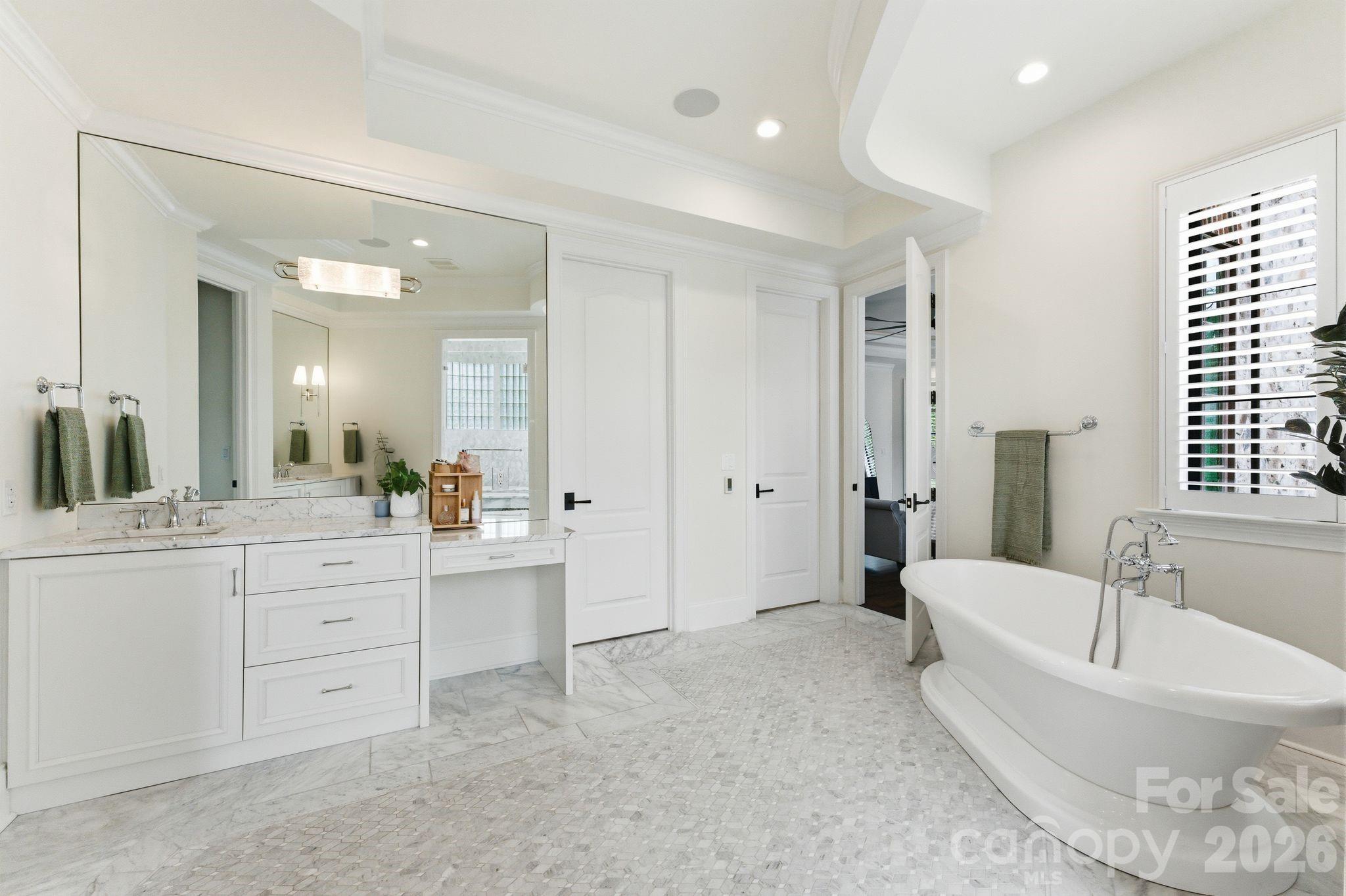 The Peninsula - Residential