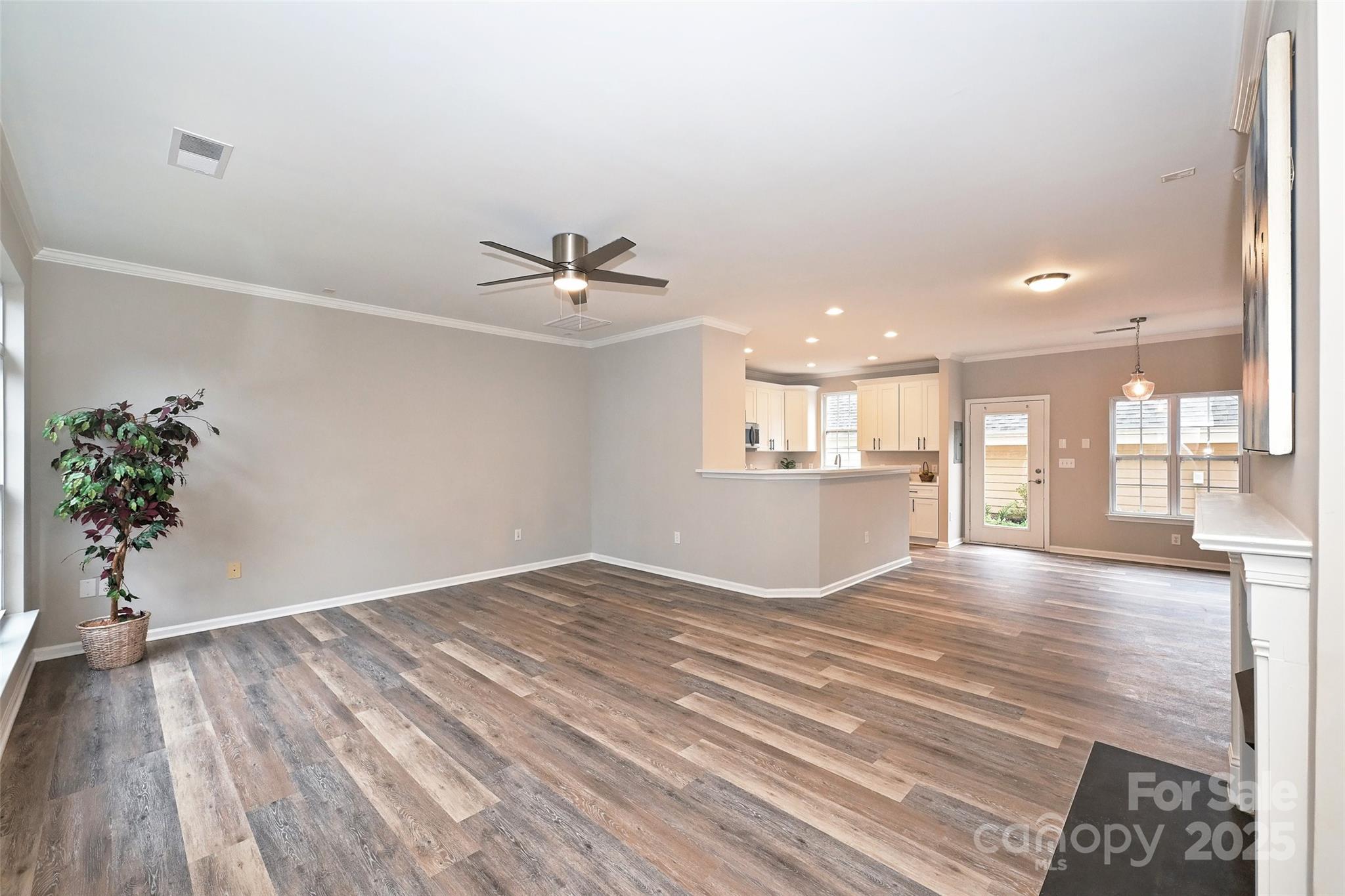 1005 Central Park Circle