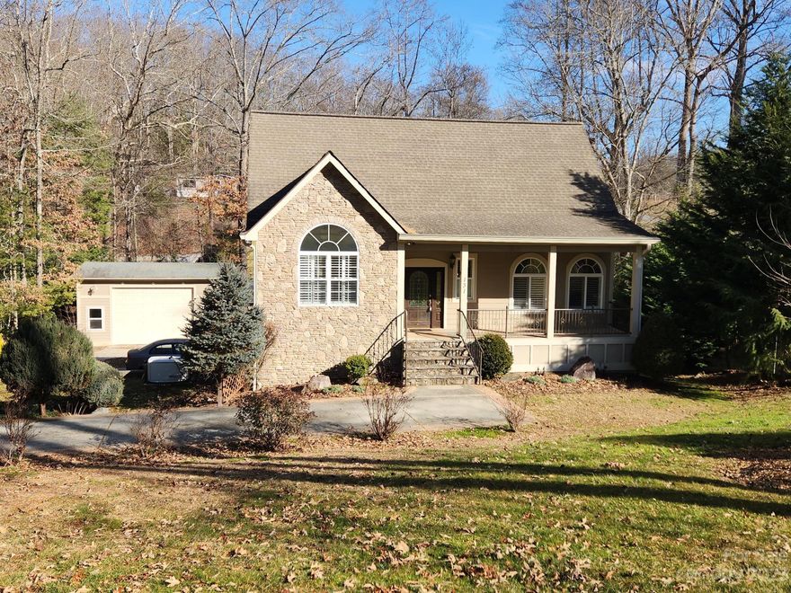 Well kept custom built home with so much to offer!  Arched doorways, some vaulted ceilings, custom cabinets by Konko's cabinet makers, granite counters with breakfast bar, recently replaced appliances, real HW floors, tile or carpet, some crown molding. Baths have been recently updated, primary bath has new shower, board & batten look walls, built in shelves, custom vanity. 2 bedrooms upstairs with vaulted ceilings, bath recently updated.  Lower level can be a mother-in-law suite.  Bonus room, kitchen, bath and living room. (House is on a 3 bedroom septic so lower bonus room not considered a bedroom. Lower level has a current renter. Water softener was added, generator, wood plantation shutters added. Detached garage 24x28 plus 16x12.9 workshop. Extra high garage door for possible RV storage if RV not too long. Dead end road near cul-de-sac. 
Minutes to Advent Health Hospital, Fletcher Academy or Clear Creek Grade School.