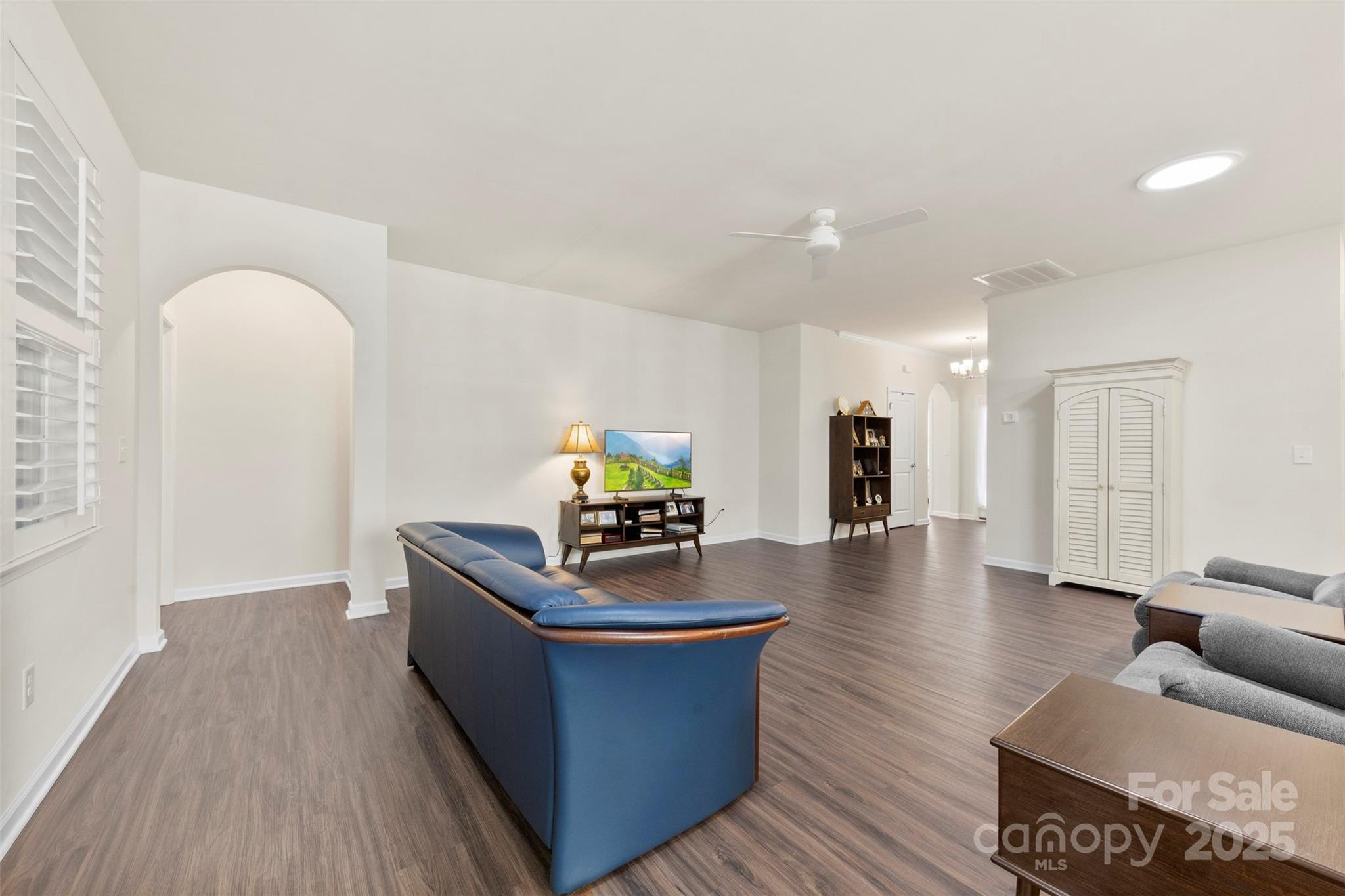Imagery On Mtn Island - Residential