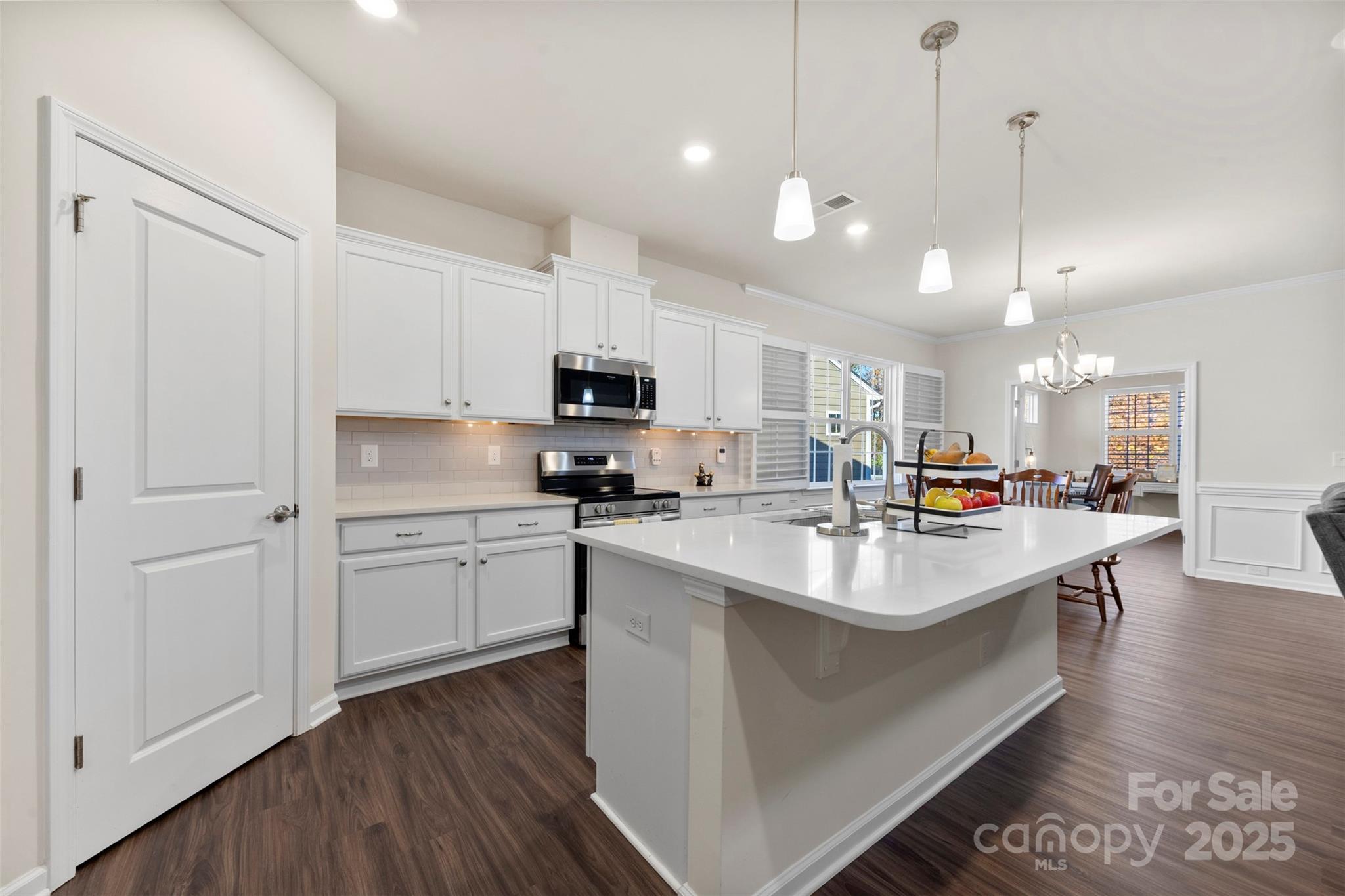Imagery On Mtn Island - Residential