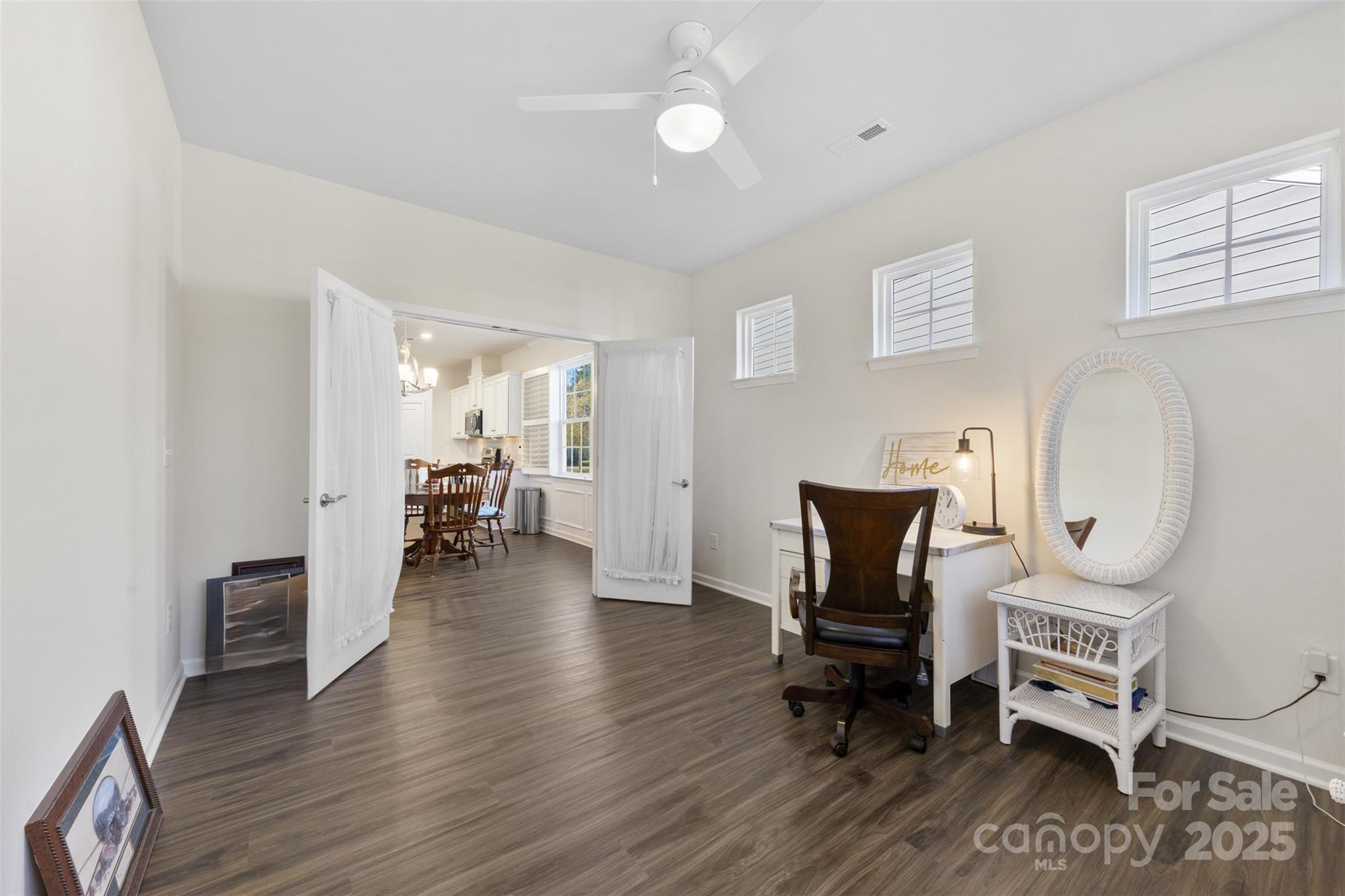 Imagery On Mtn Island - Residential