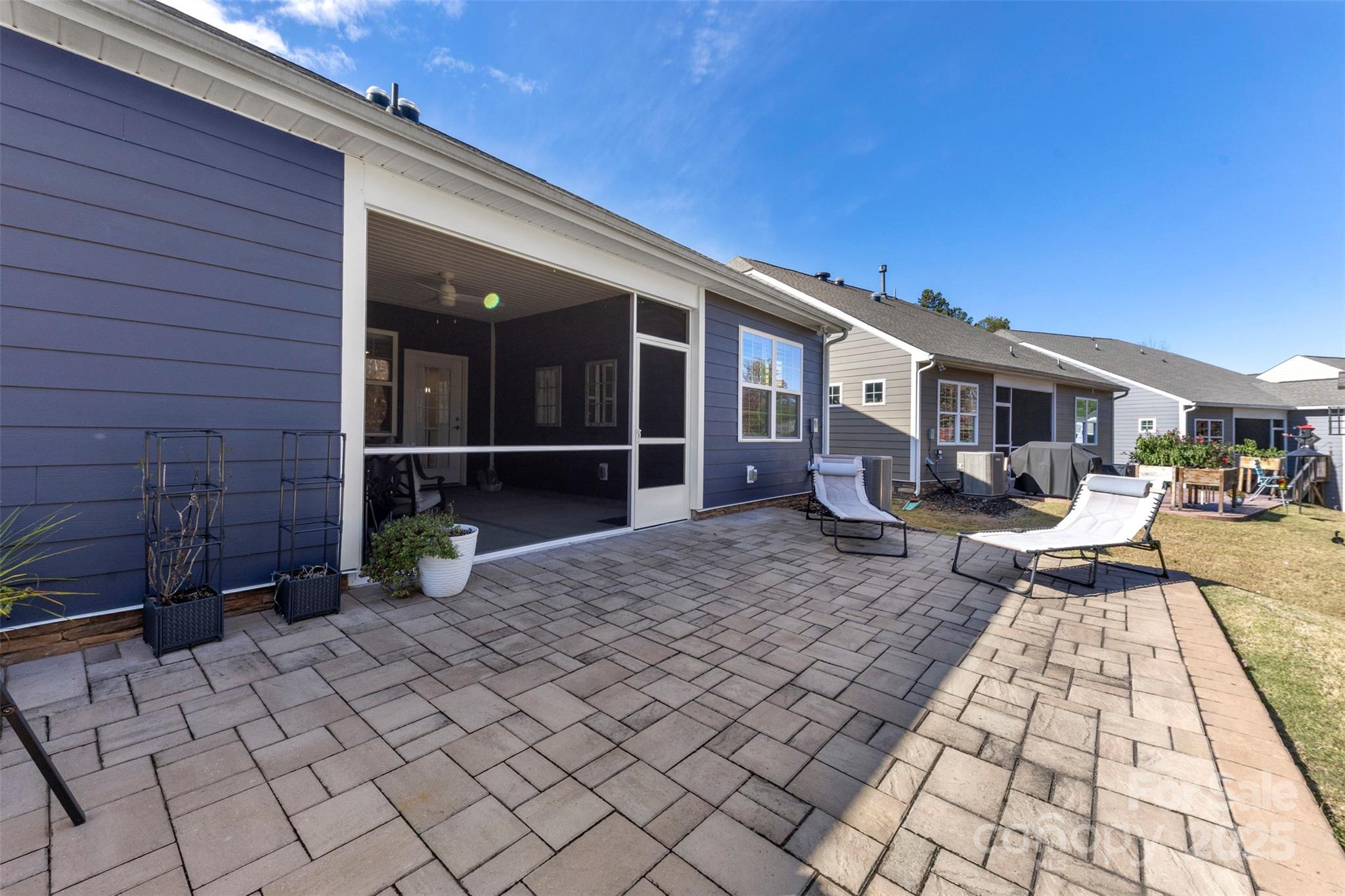 Imagery On Mtn Island - Residential