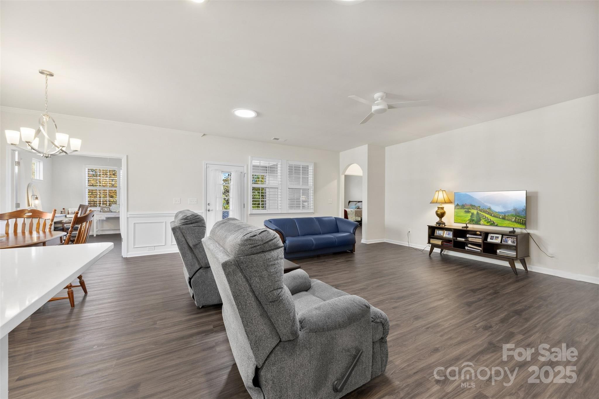 Imagery On Mtn Island - Residential