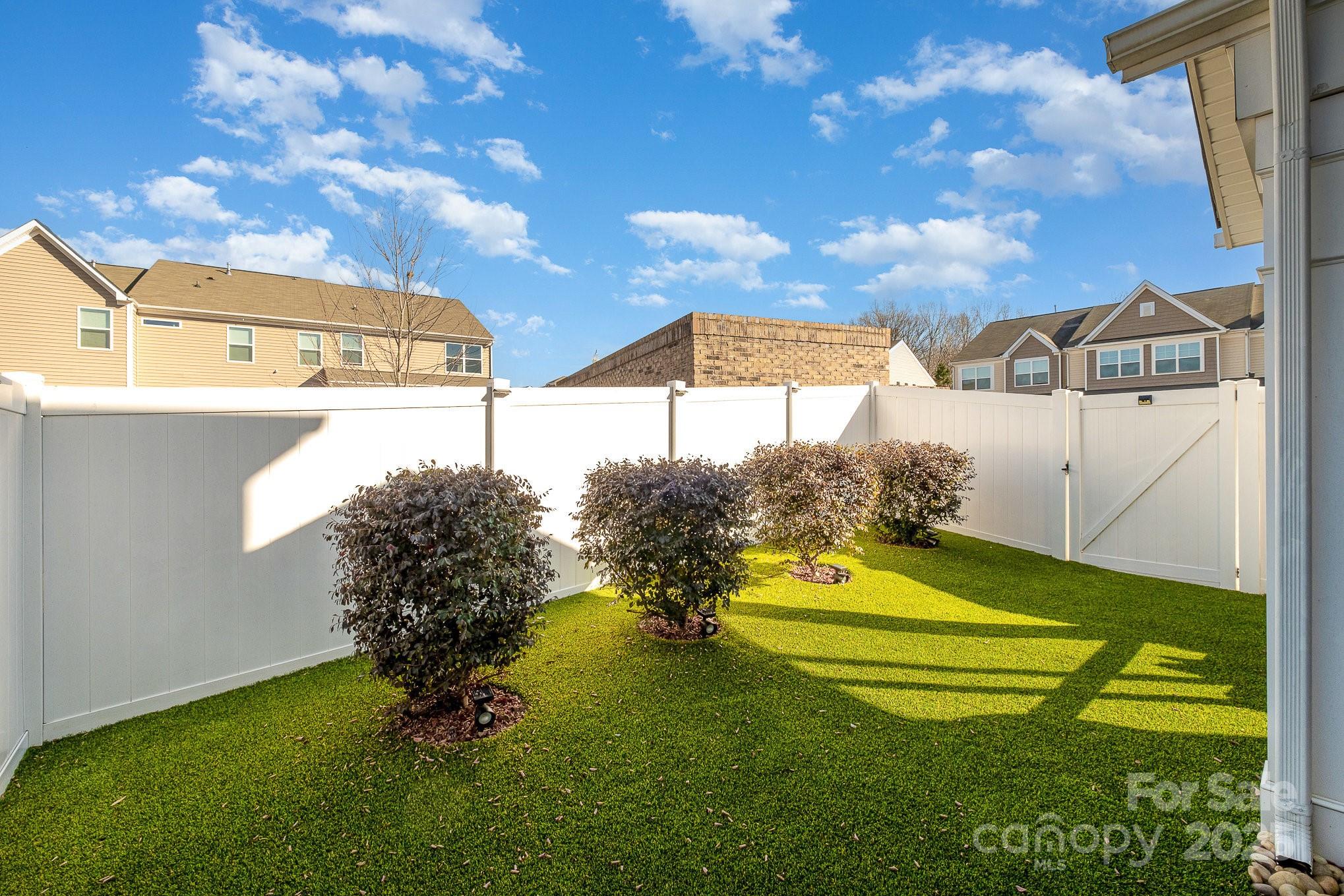 Savannah Townhomes - Residential