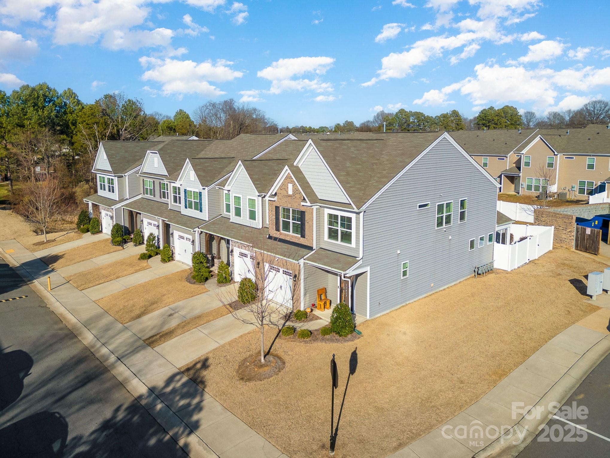 Savannah Townhomes - Residential