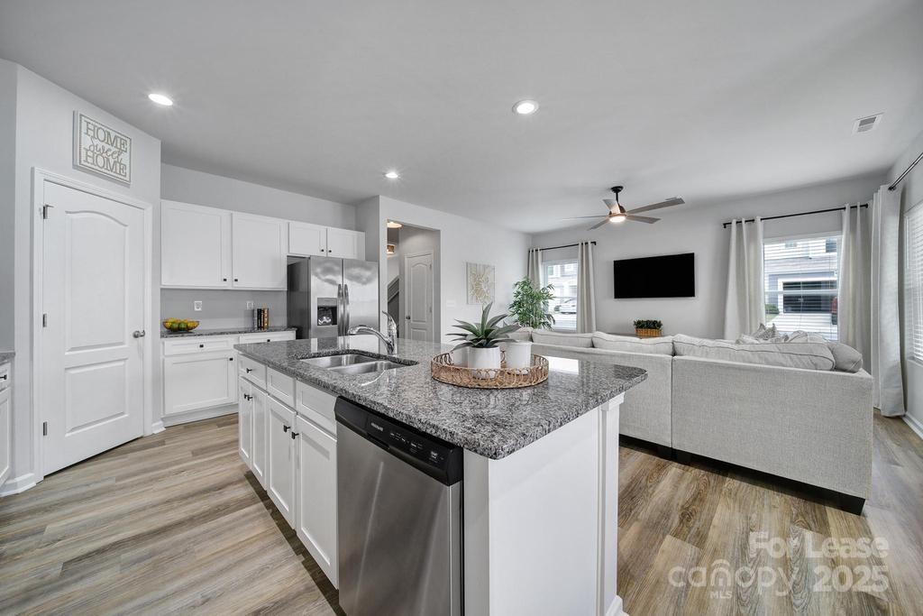 517 Stephen Foster Way Kinston