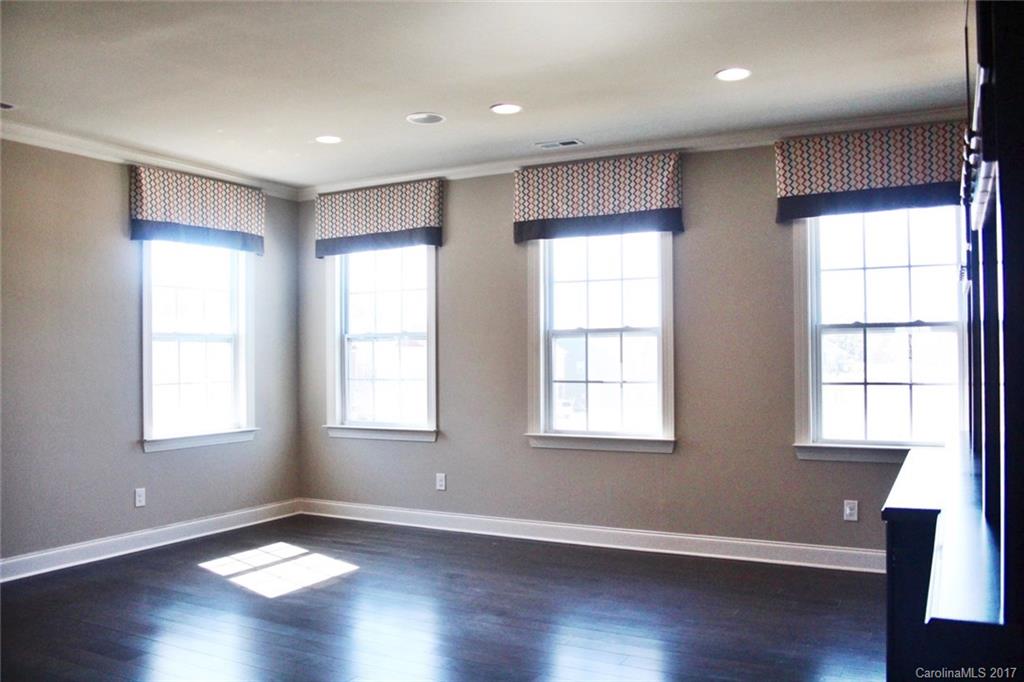 Hawks Creek - Residential