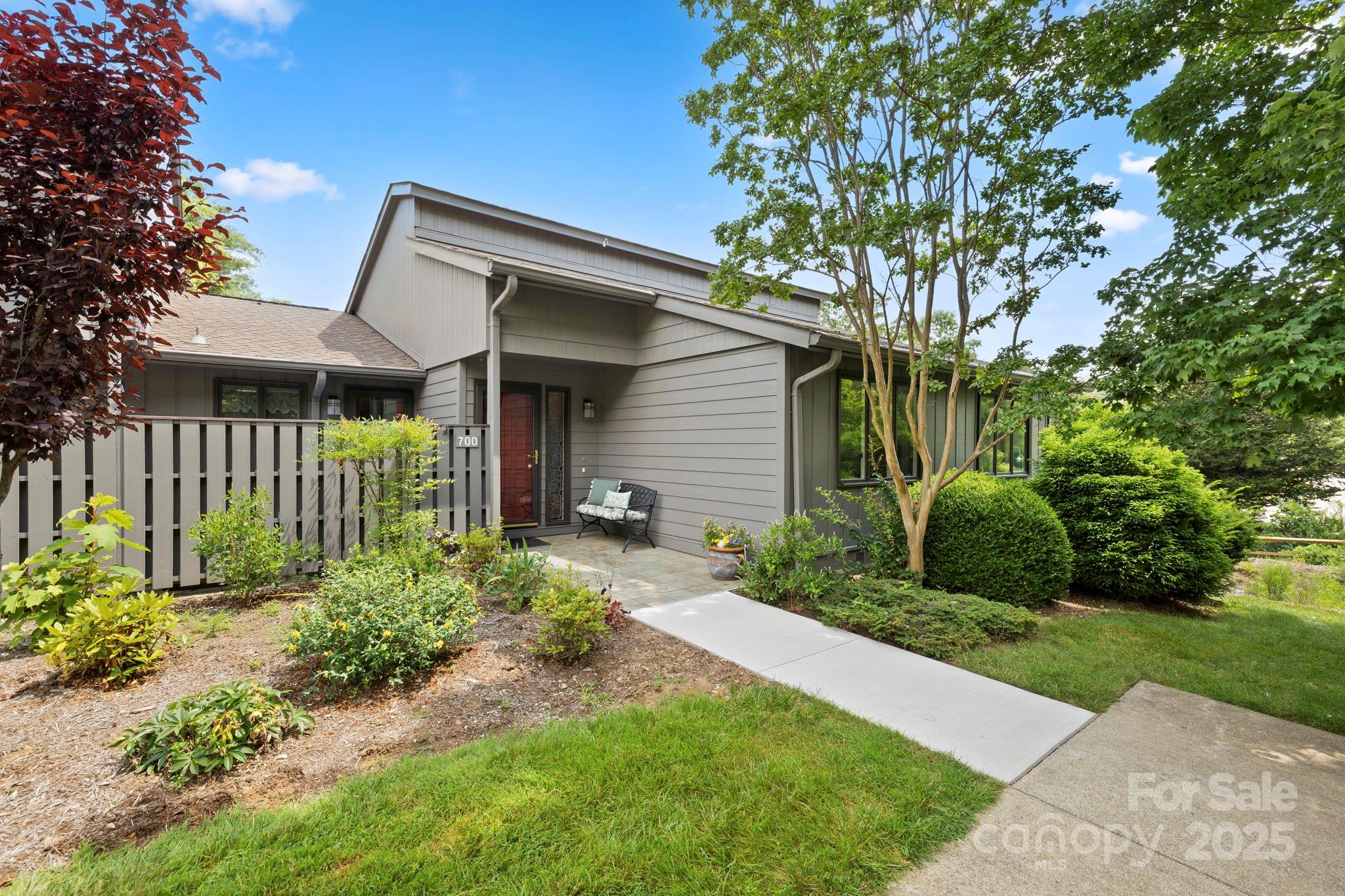 700 Crowfields Lane