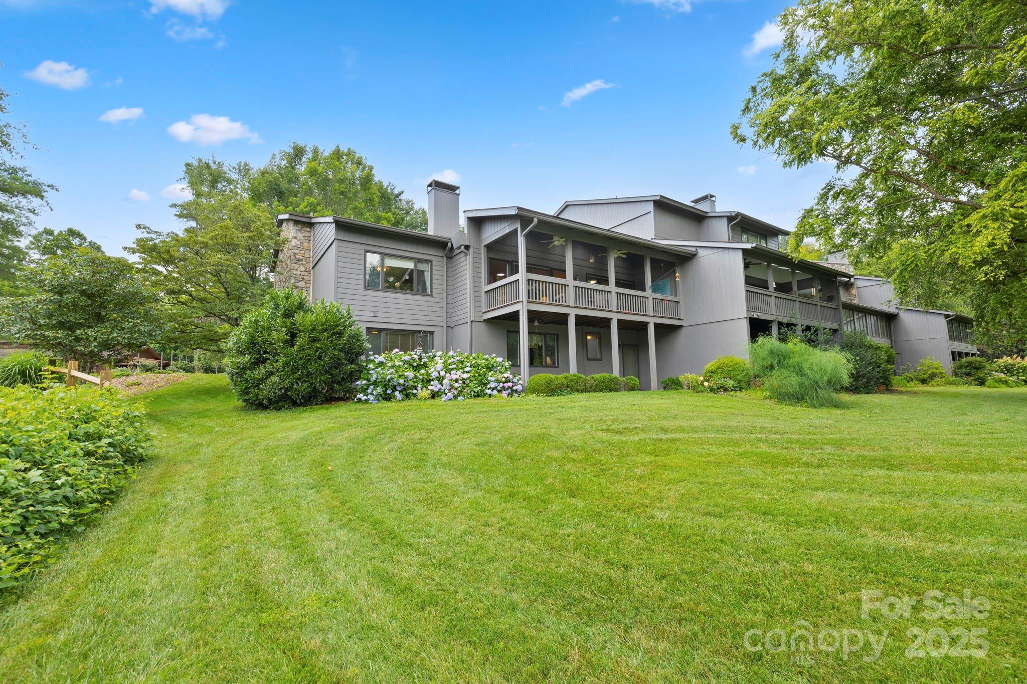 700 Crowfields Lane