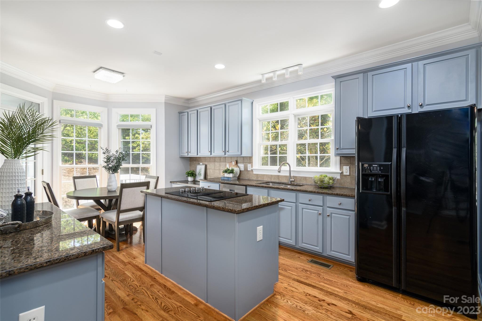 Lake Shore - Residential