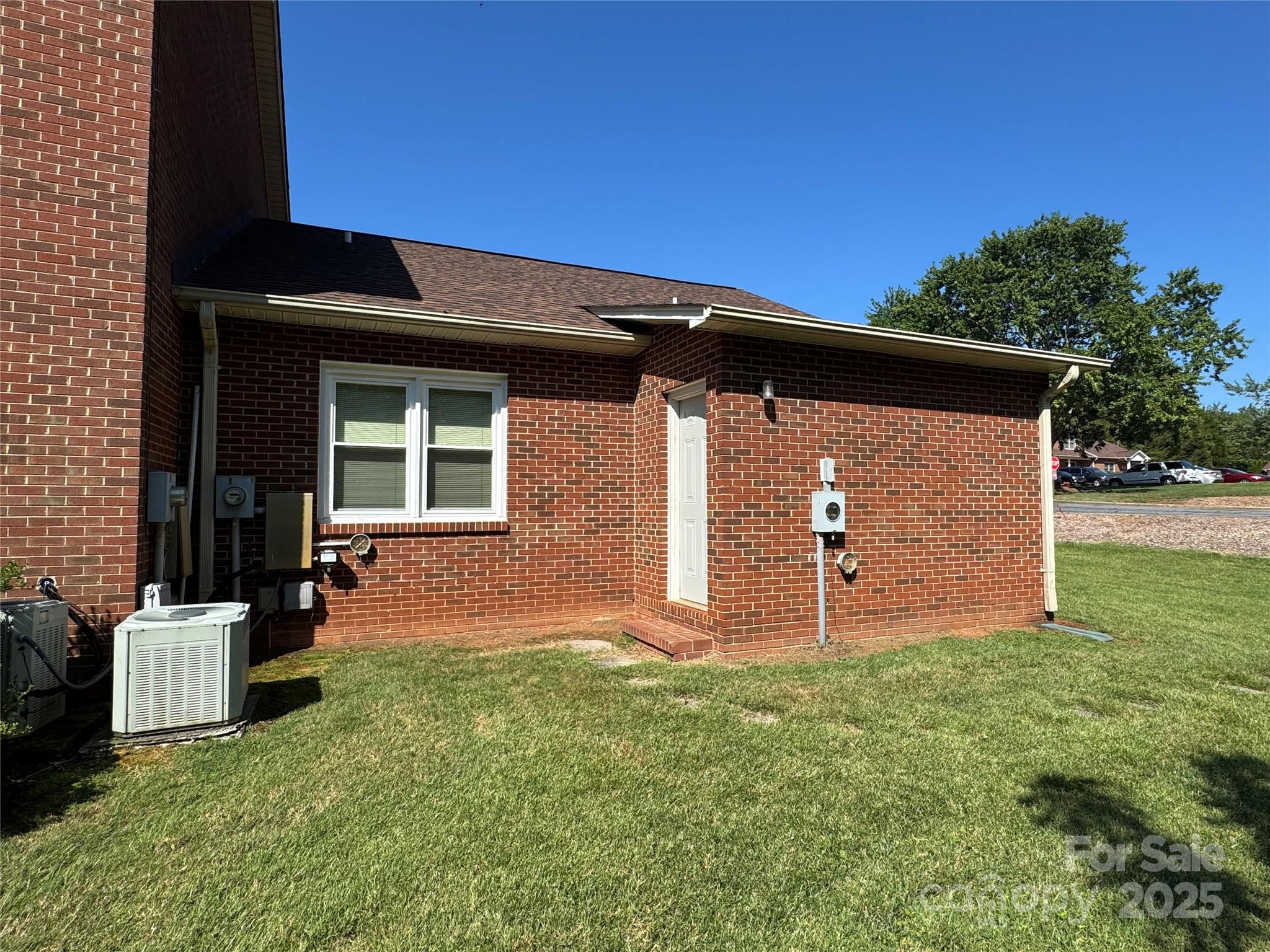 102 Brandywine Drive NE F1