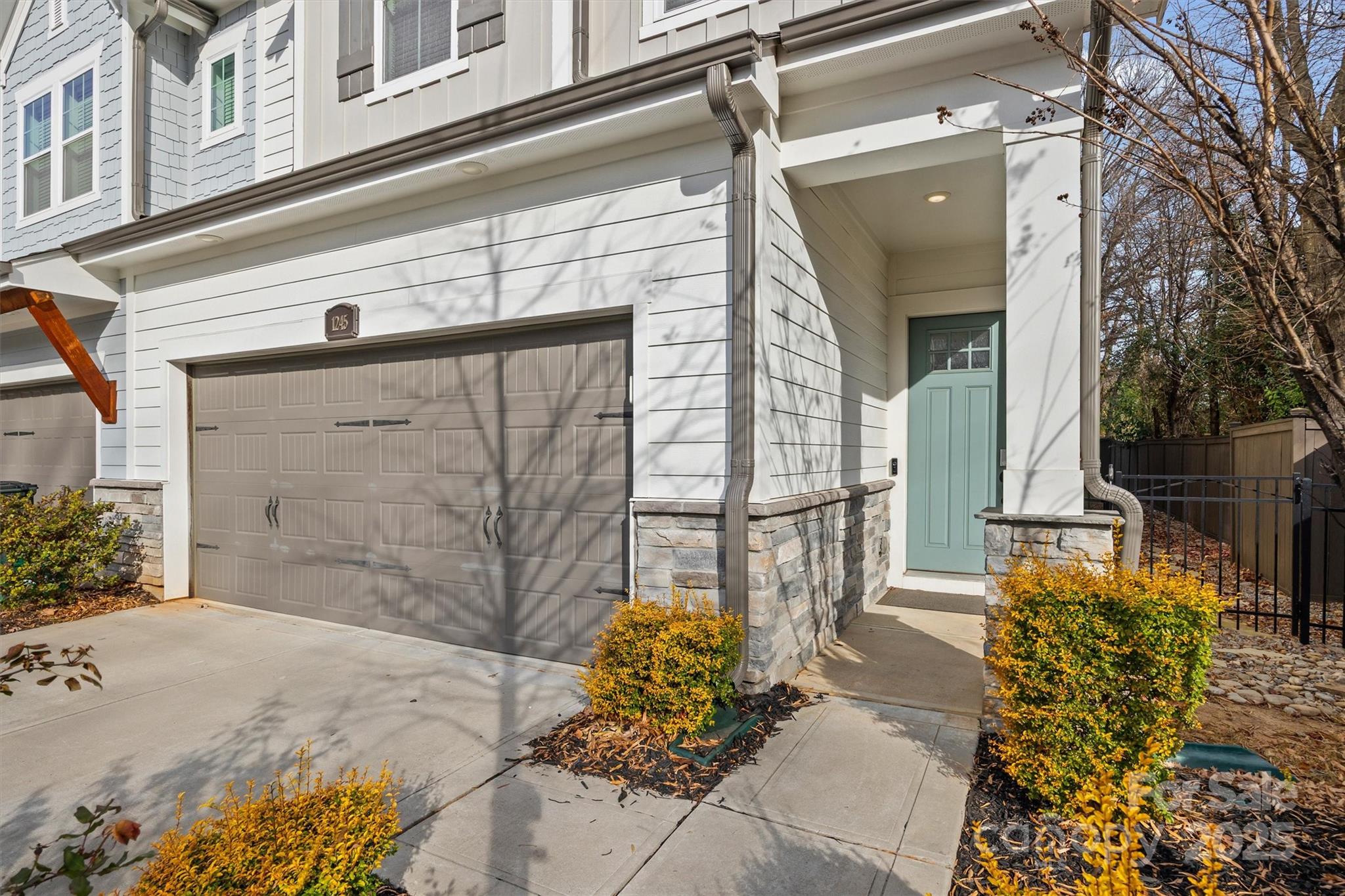 Villa Heights - Residential