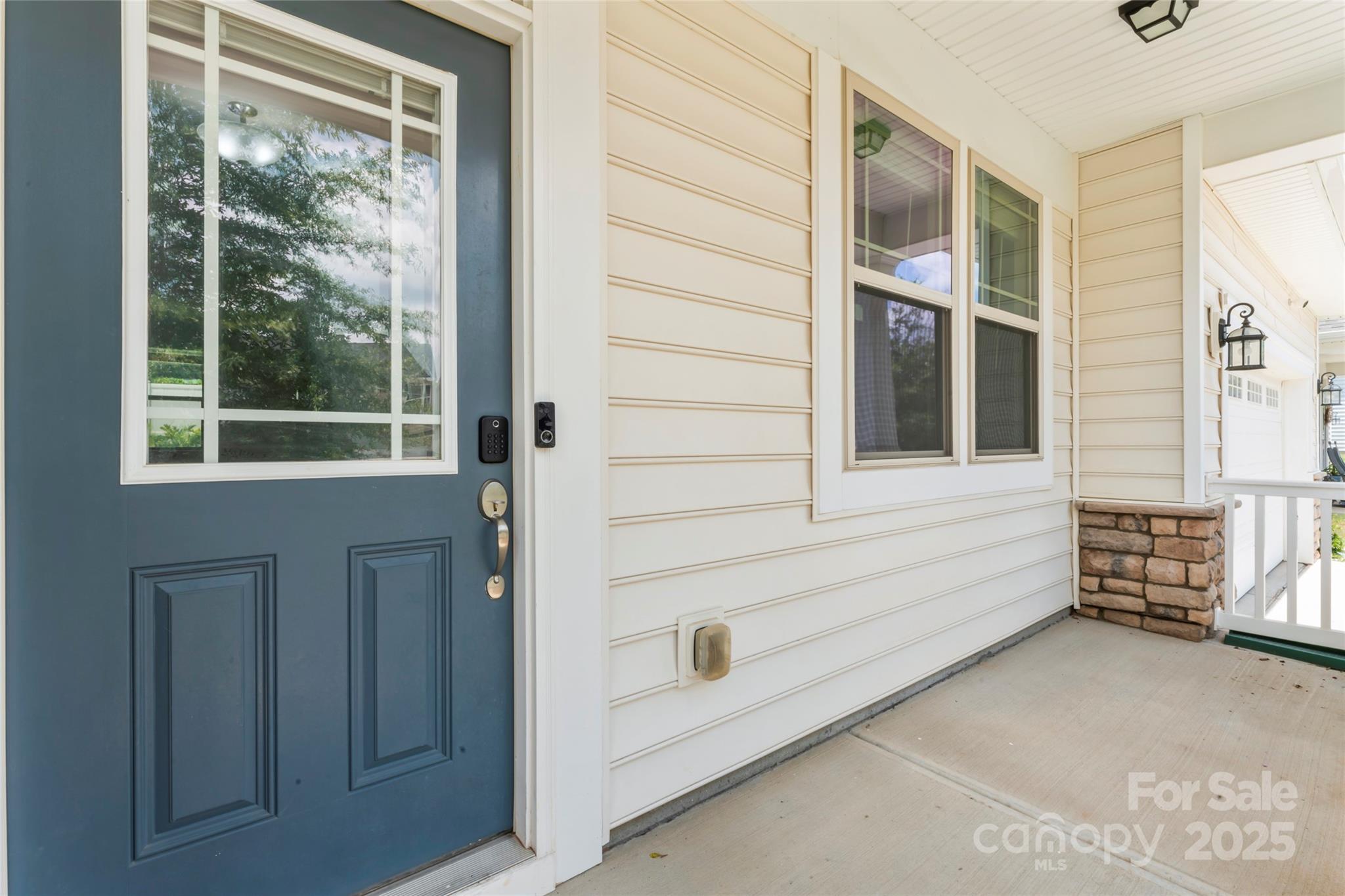15213 Red Canoe Way