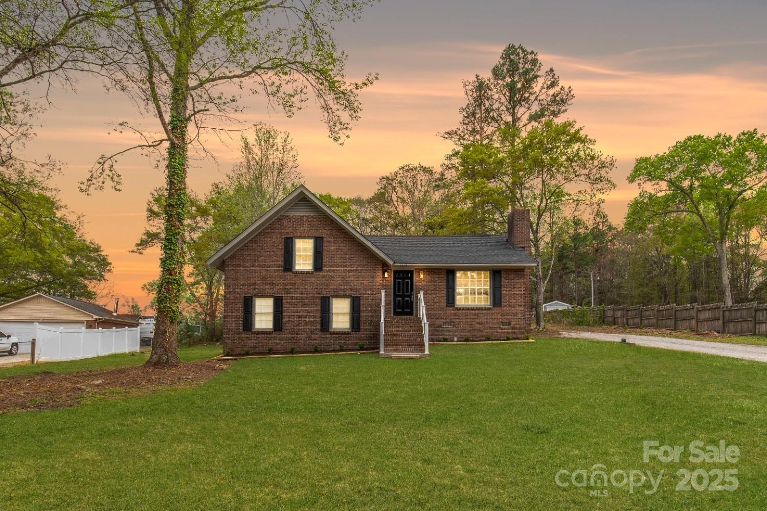 2220 Ross Cauthen Road