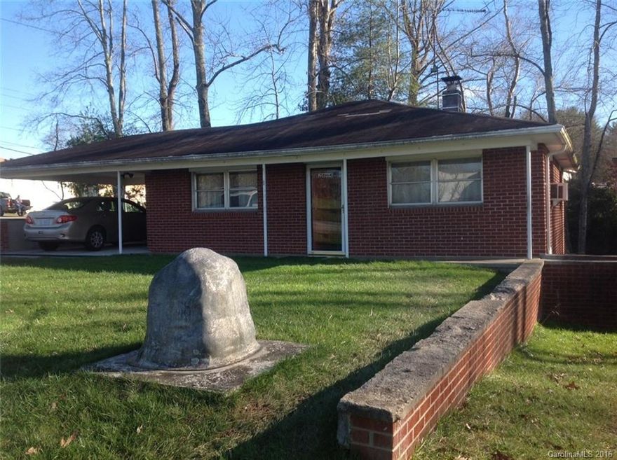 Affordable Housing in Quiet location, 2 bed 1 ba new  well in 1998 electrical upgraded in 2006.