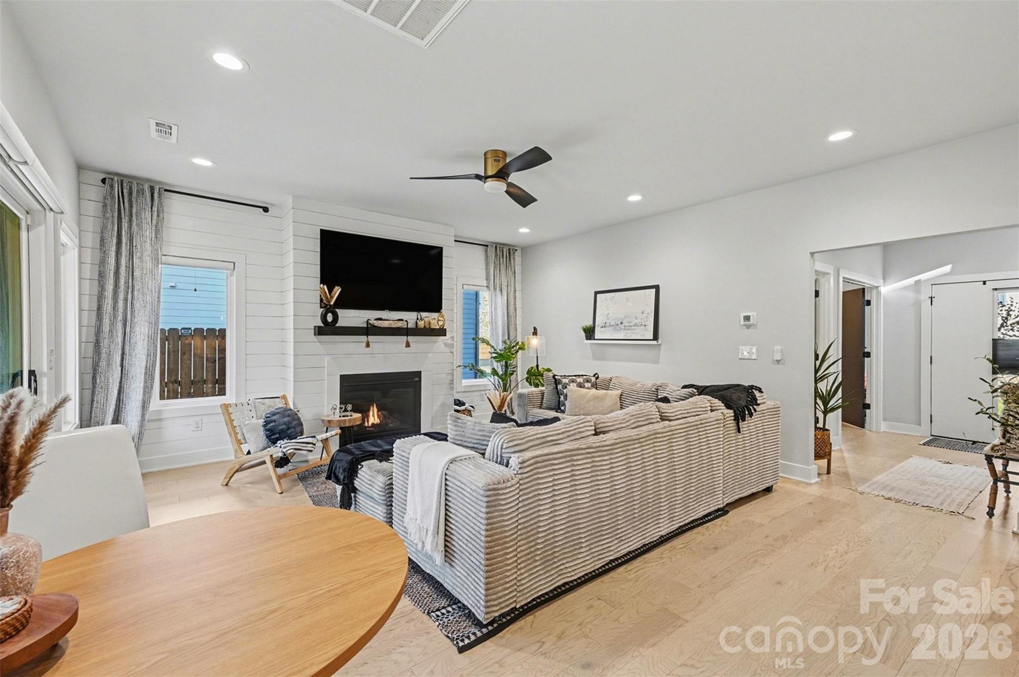 Lake Mist - Residential