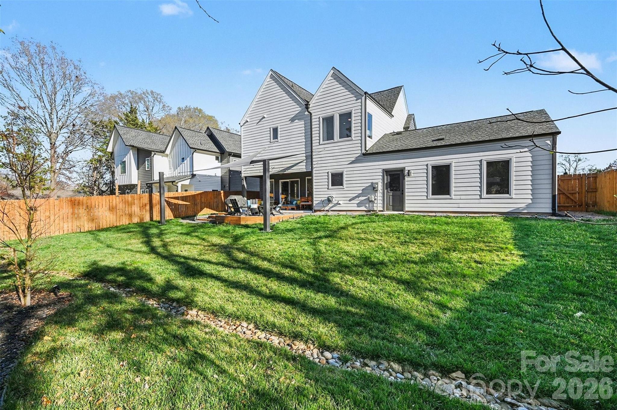 Lake Mist - Residential