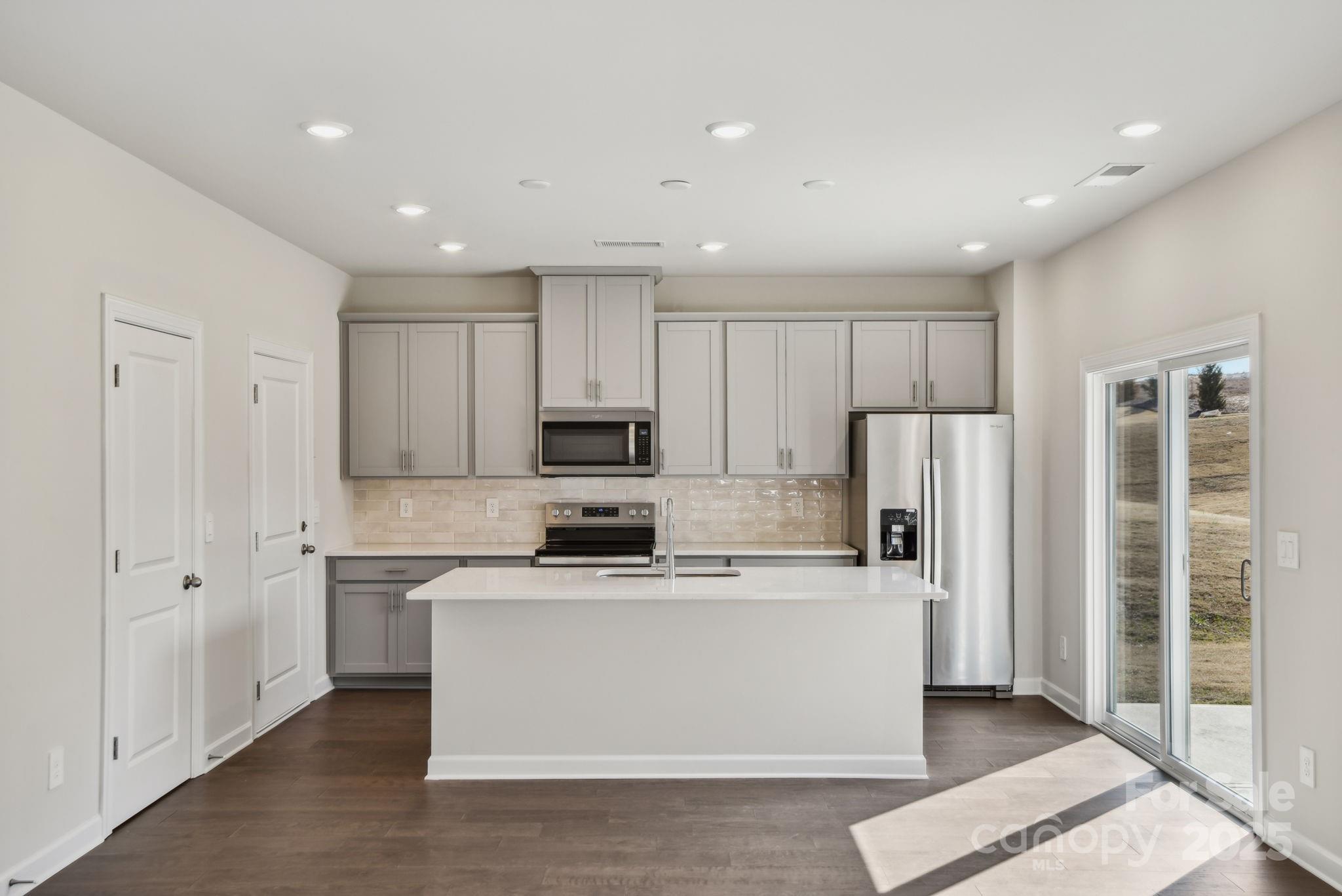 908 Smithcliffs Trail