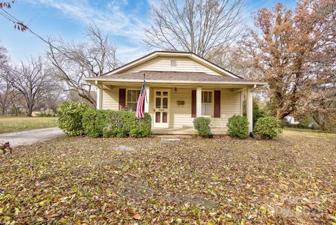 324 S Whitehead Avenue Spencer NC 28159