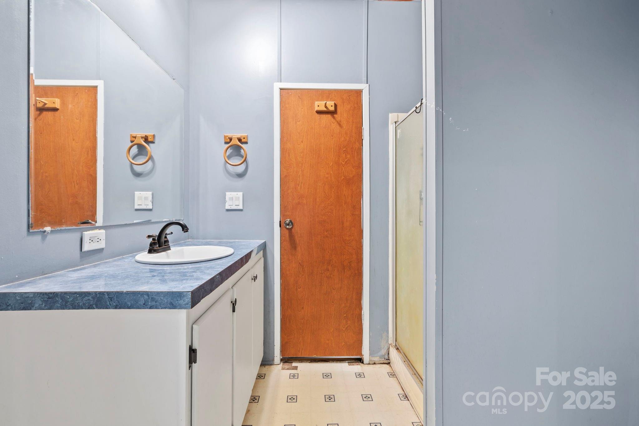 Whispering Winds - Residential