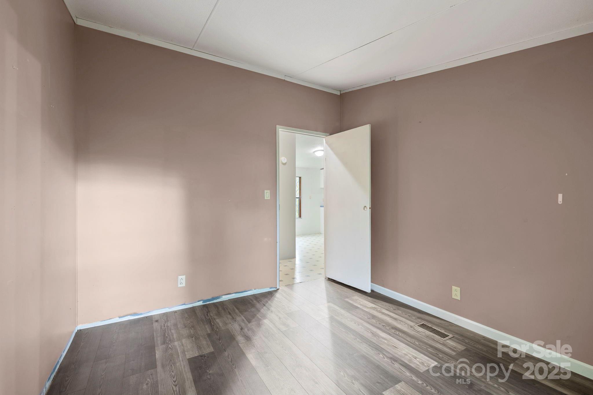 Whispering Winds - Residential