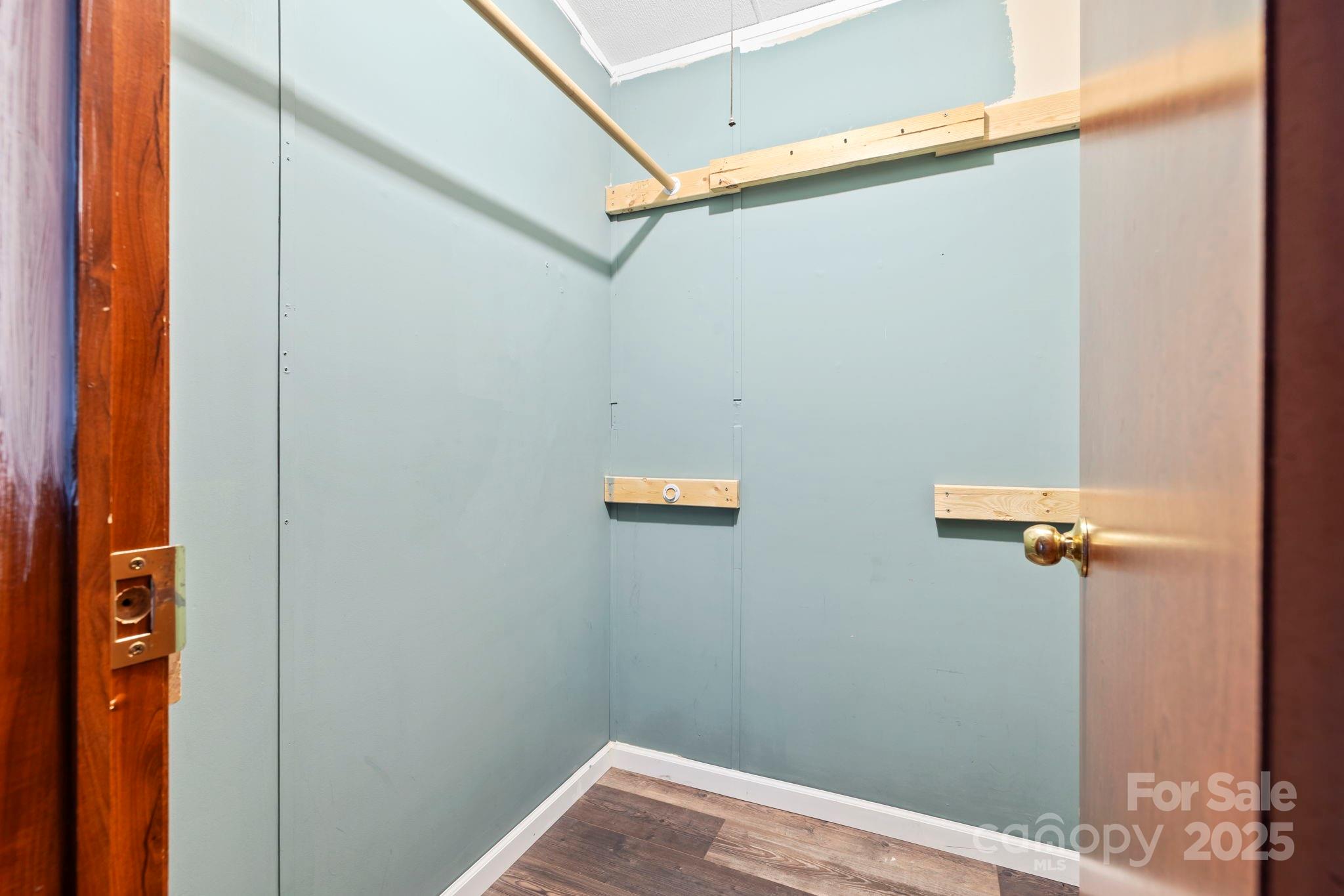 Whispering Winds - Residential