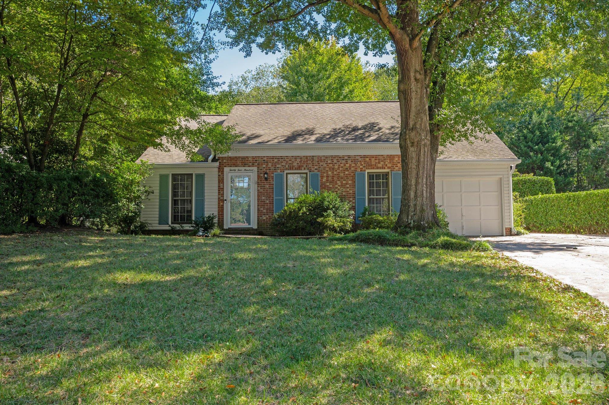 2400 Turnberry Lane