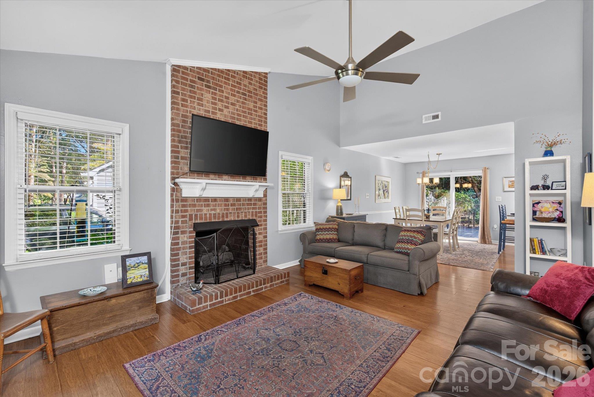 2400 Turnberry Lane