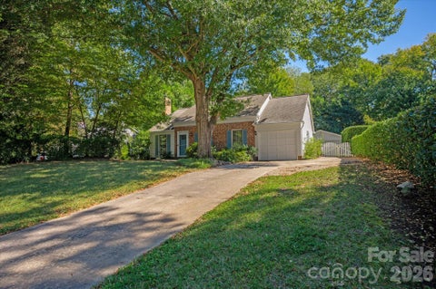 Photo of 2400 Turnberry Lane, Charlotte, NC 28210 (MLS # 4435091)