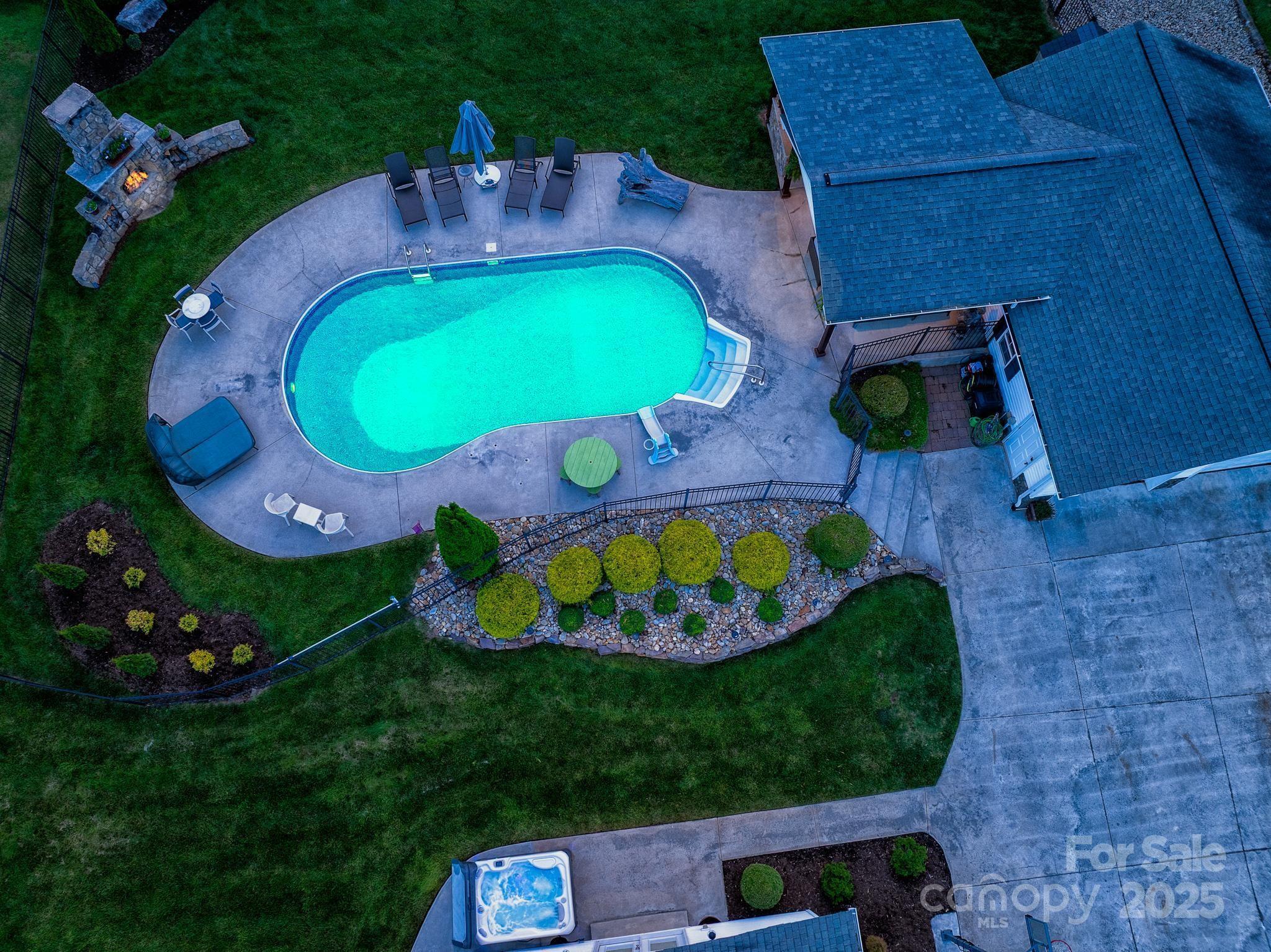 112 Meadowview Place