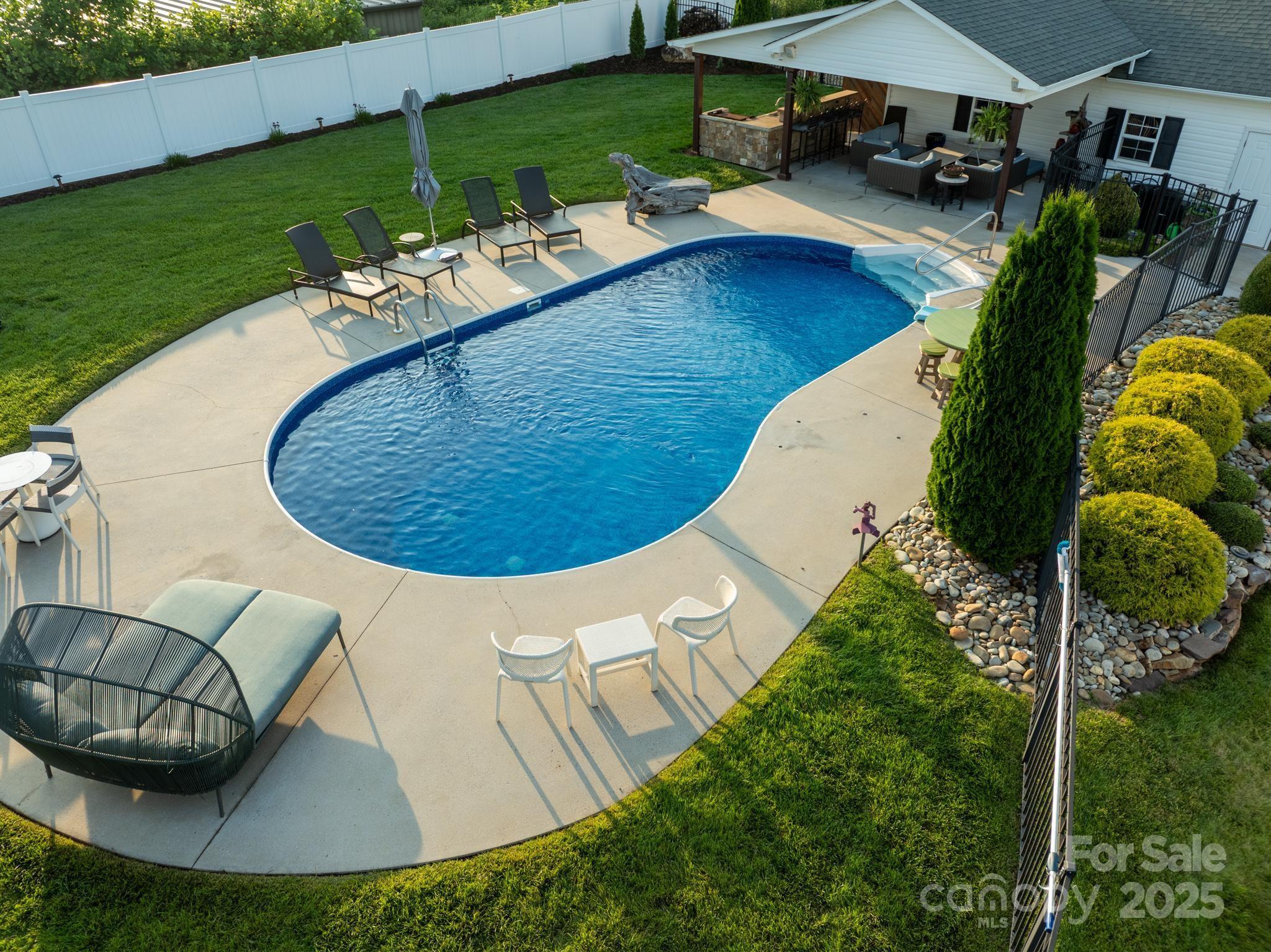 112 Meadowview Place