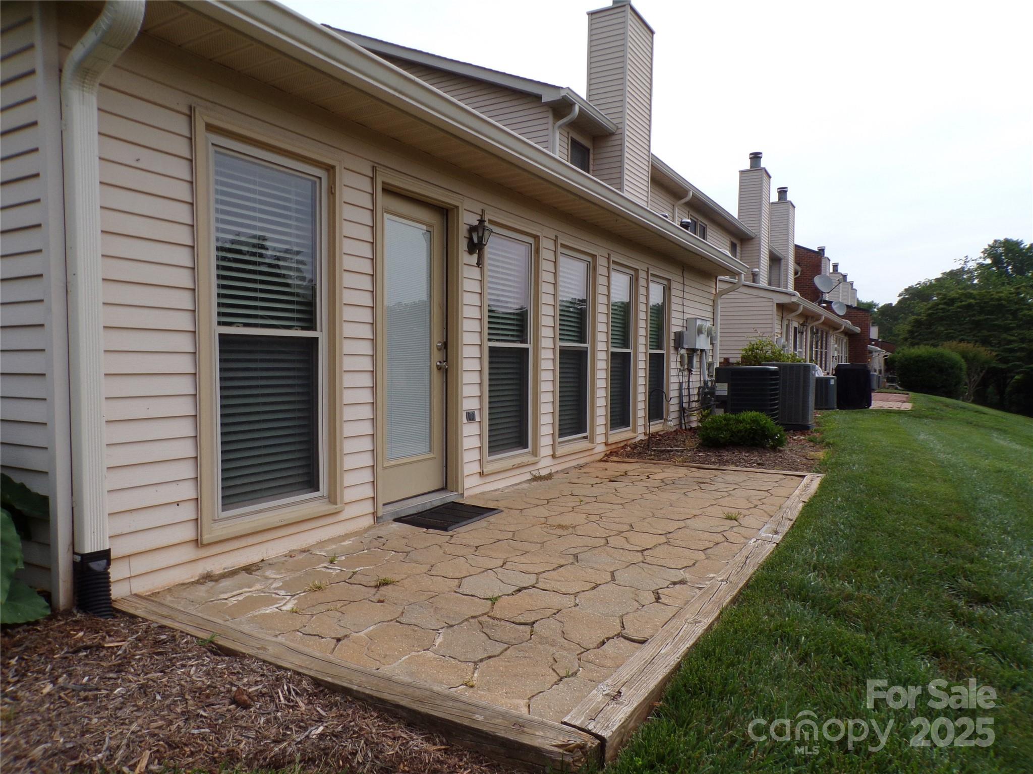 Colony Square - Residential