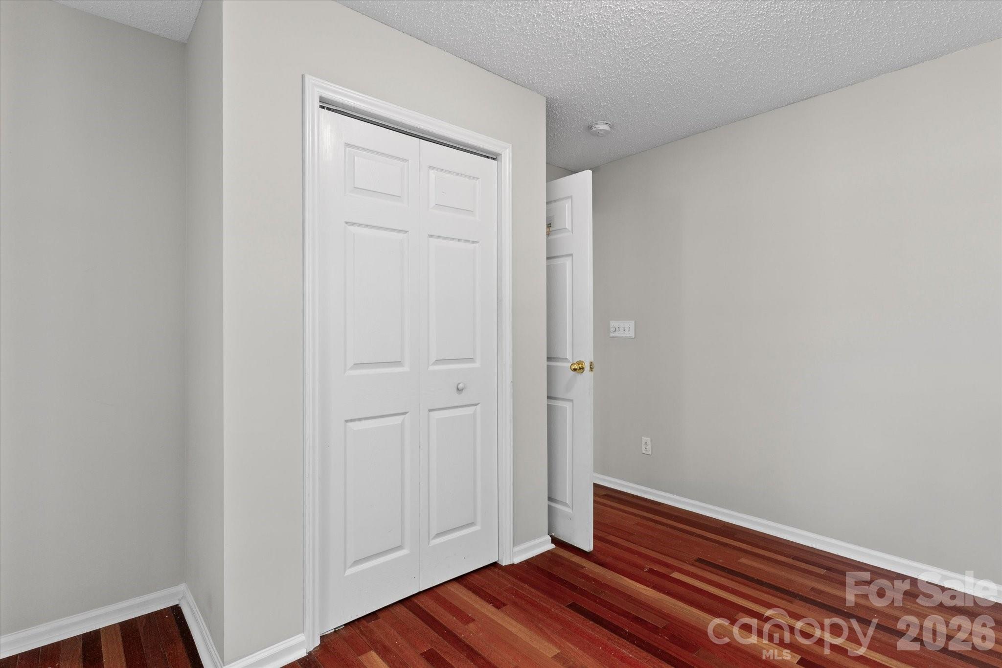 Harris Pointe At Mallard Ridge - Residential